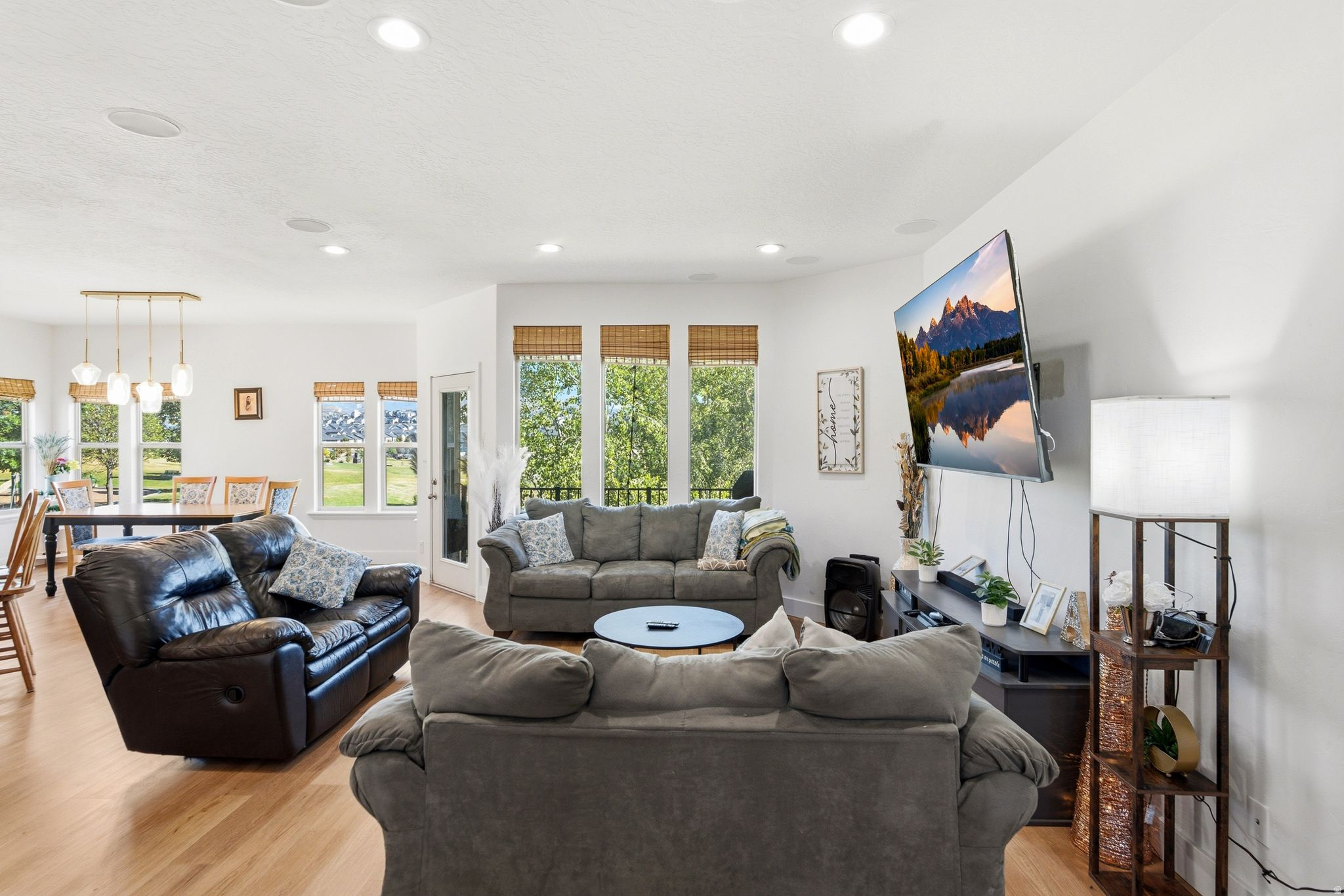 SILVER LAKE - Residential