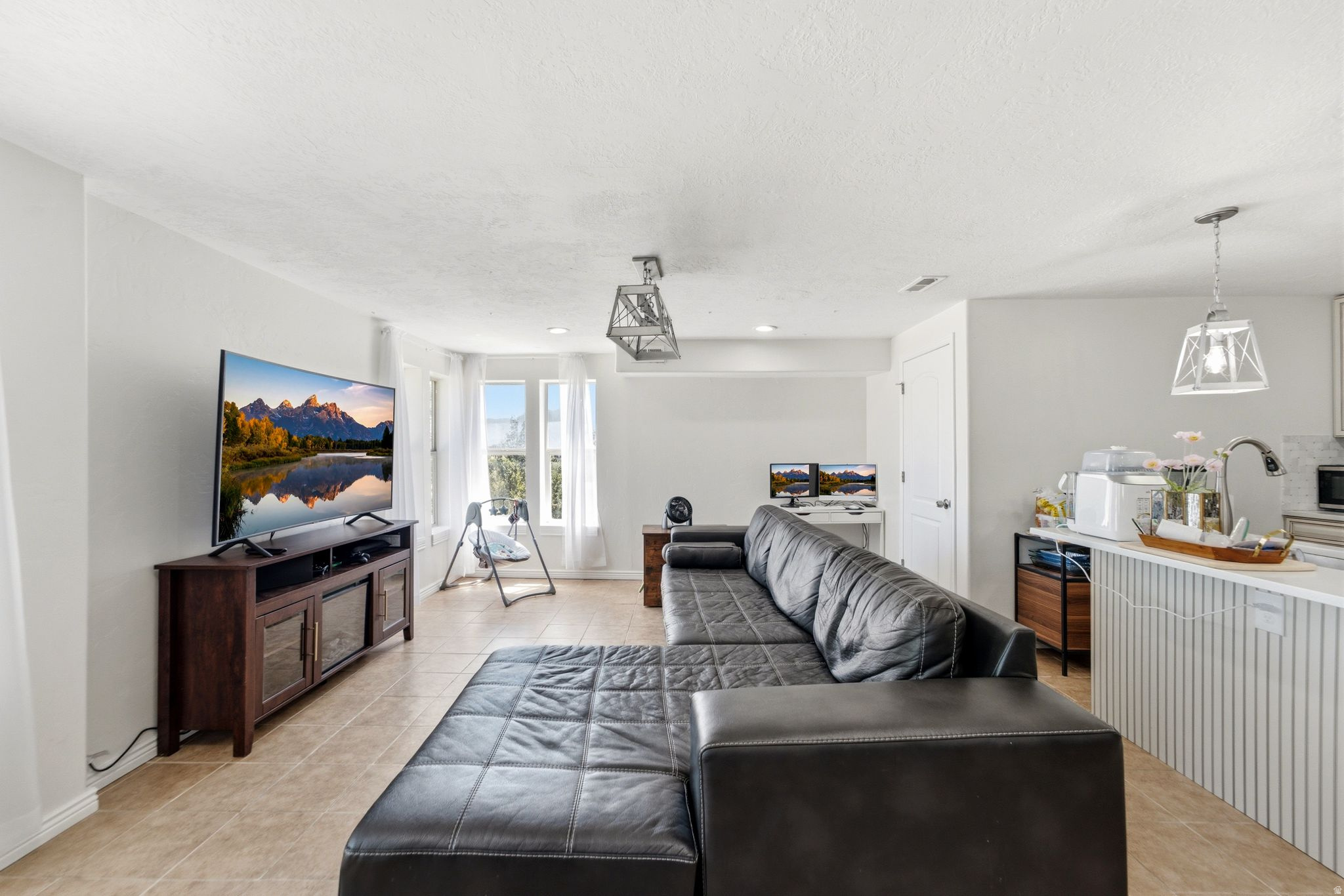 SILVER LAKE - Residential