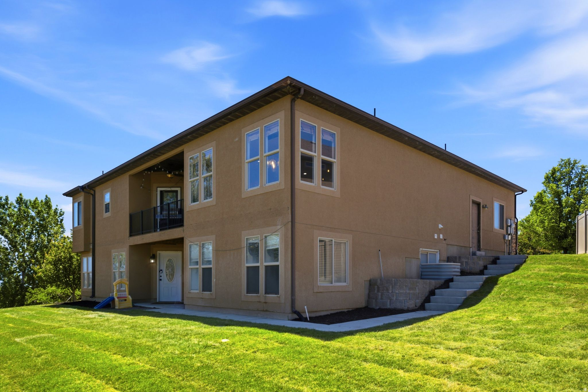 SILVER LAKE - Residential