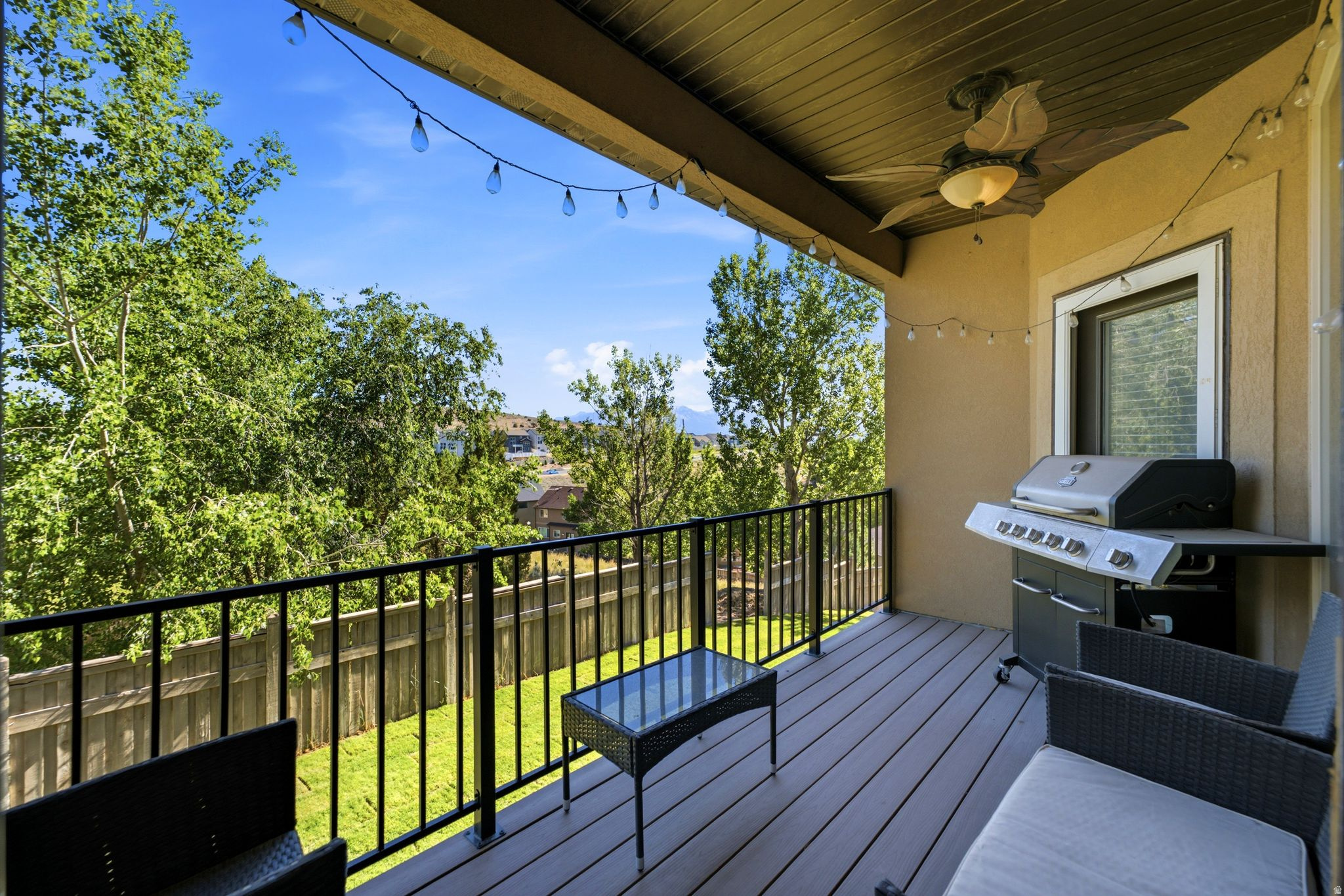 SILVER LAKE - Residential