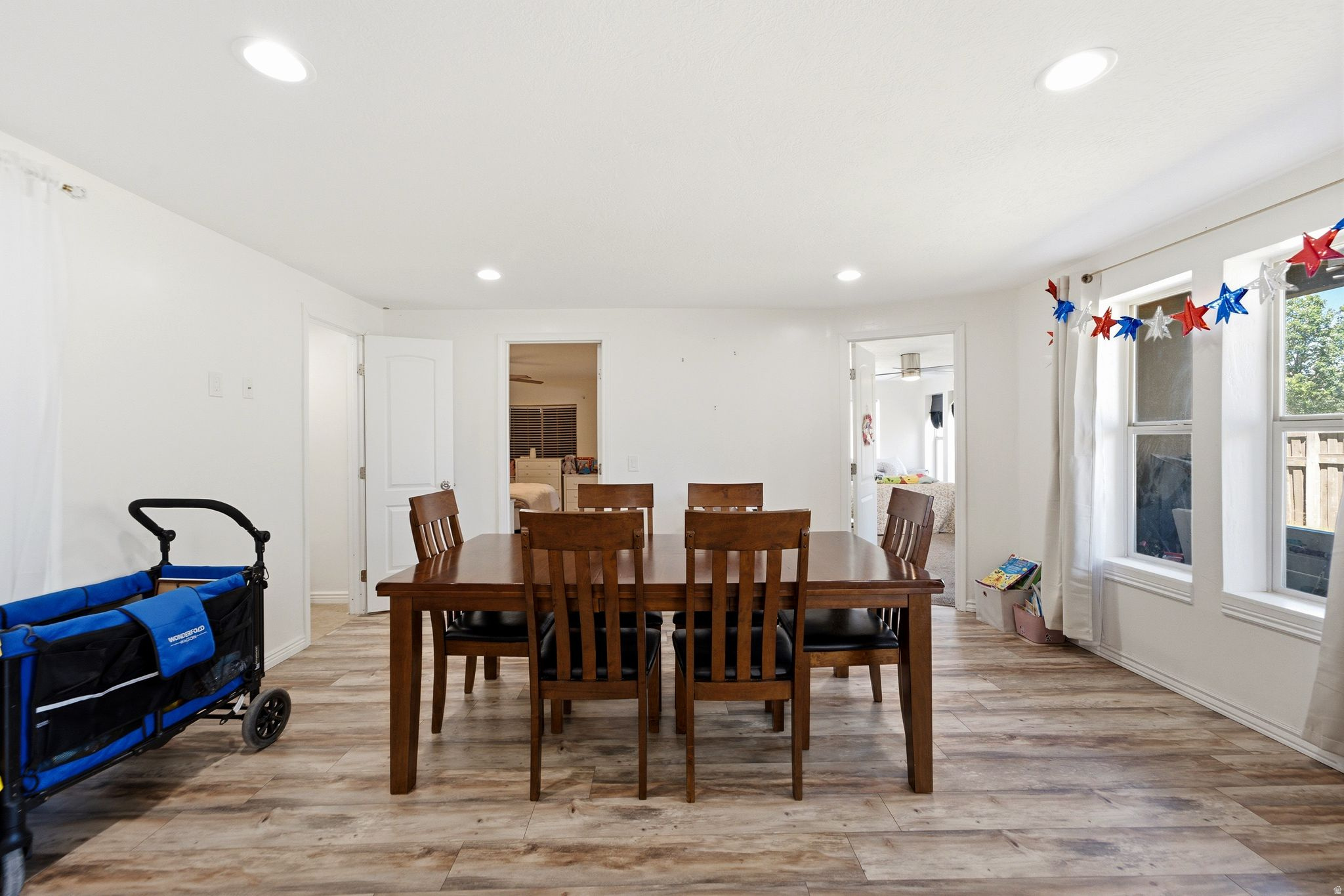 SILVER LAKE - Residential
