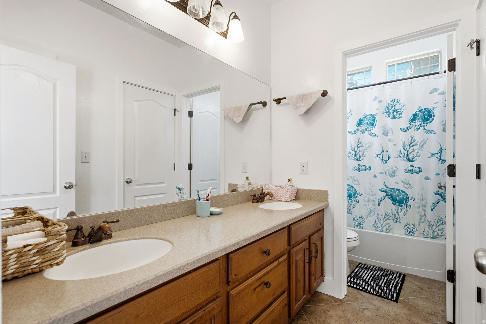 SILVER LAKE - Residential