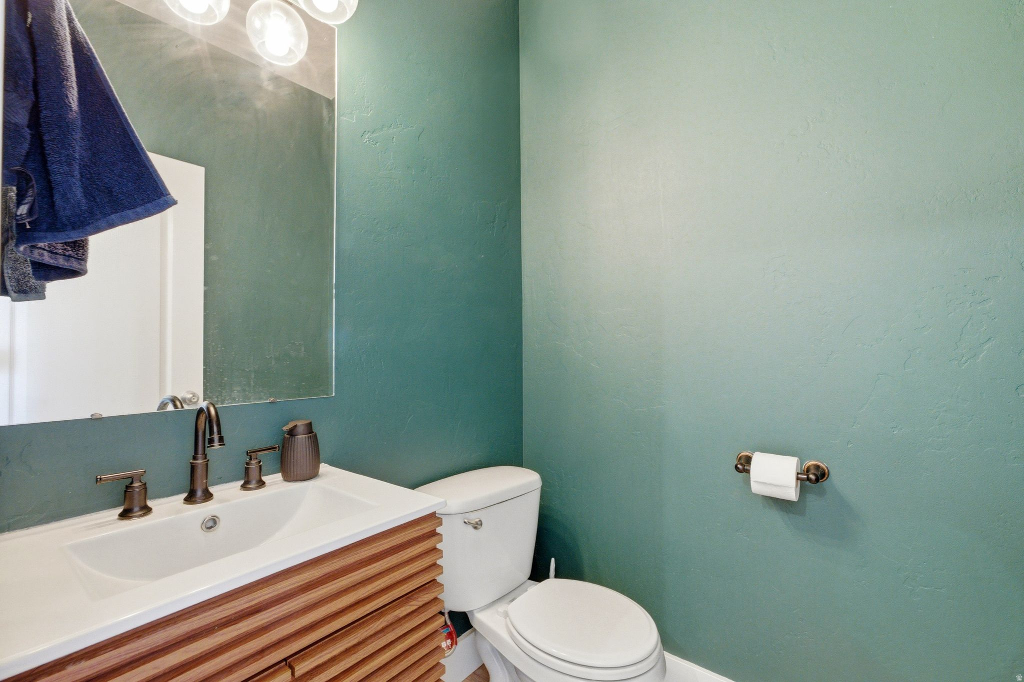 SILVER LAKE - Residential