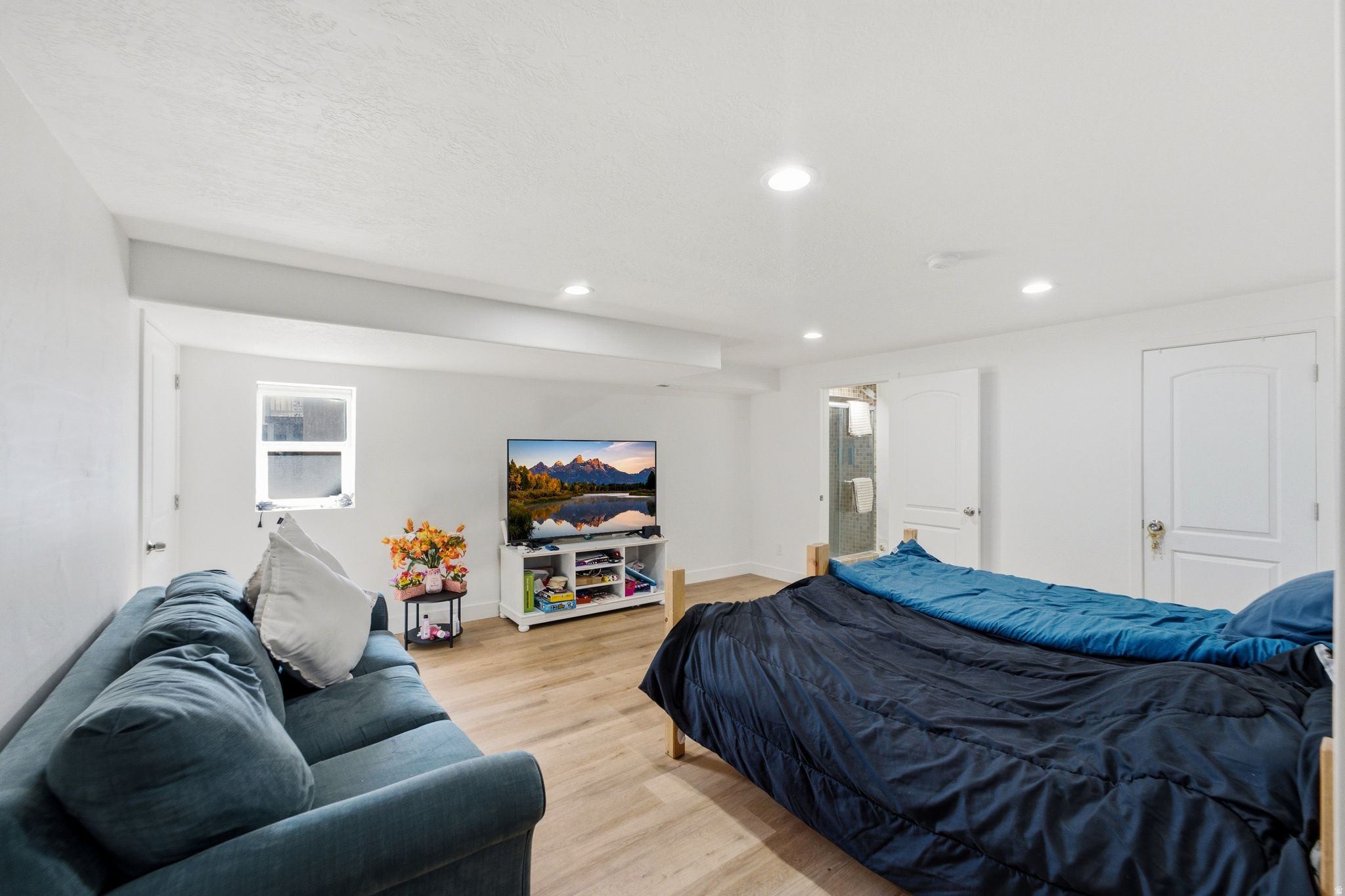 SILVER LAKE - Residential