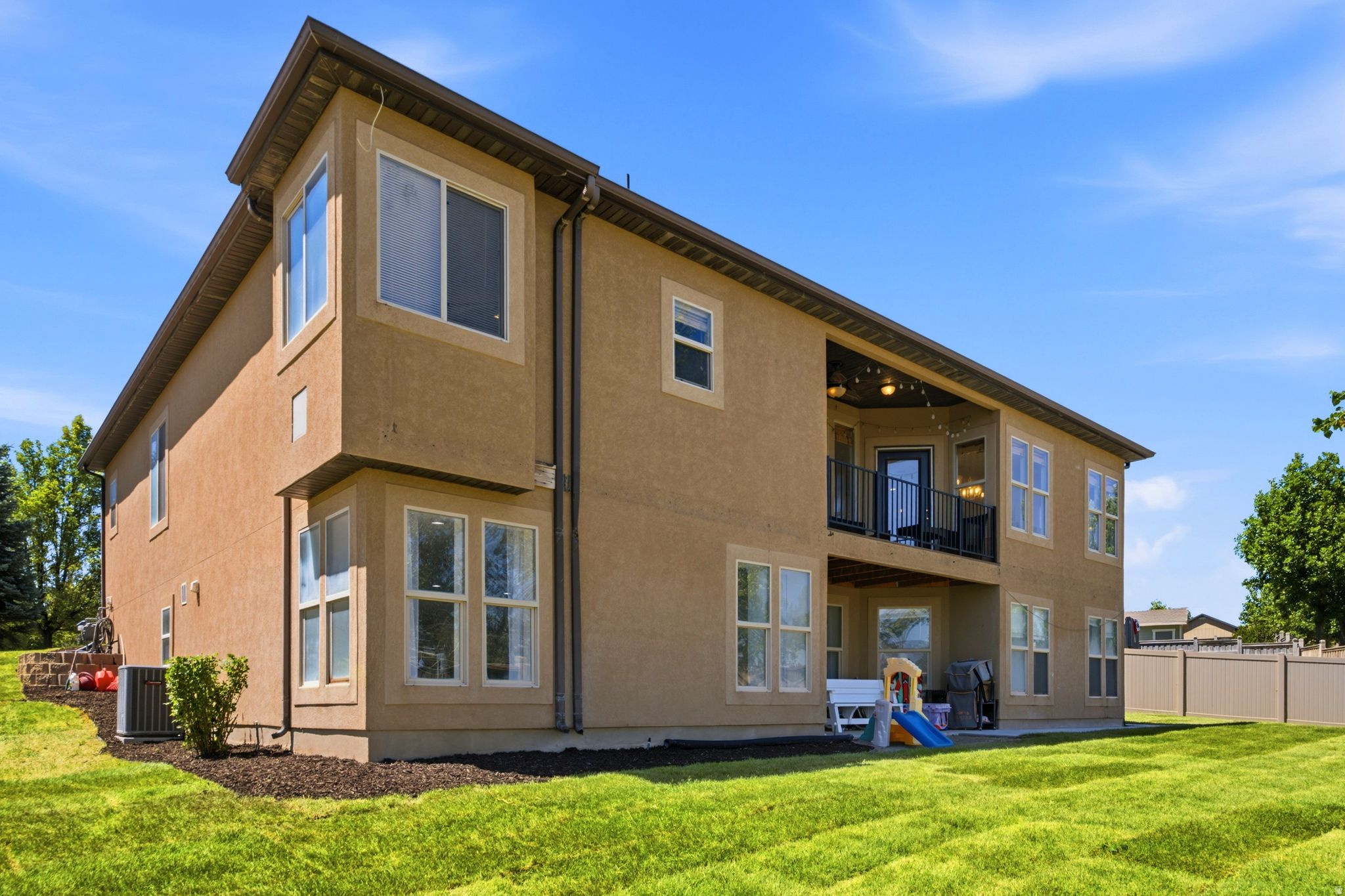 SILVER LAKE - Residential