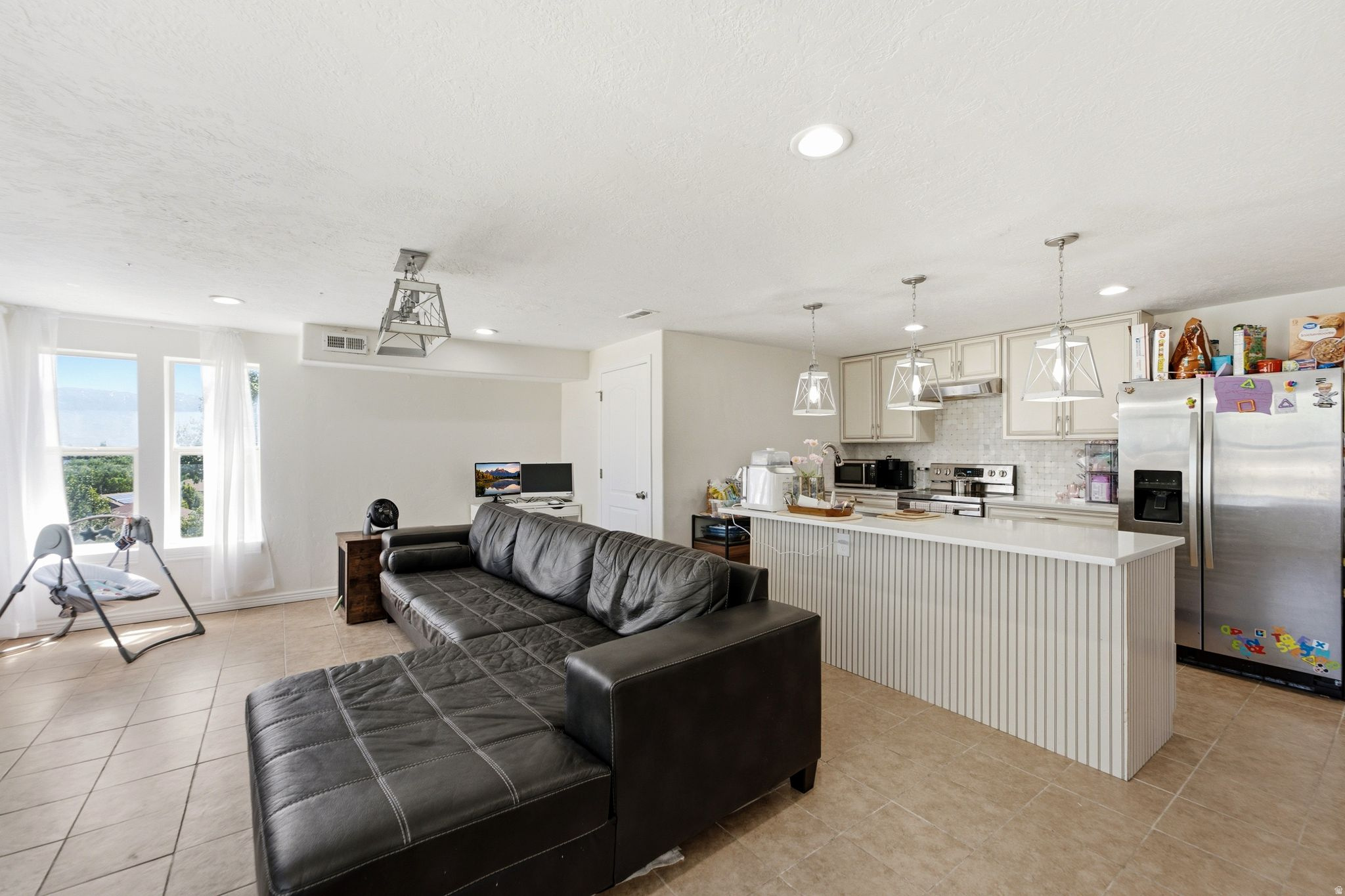 SILVER LAKE - Residential