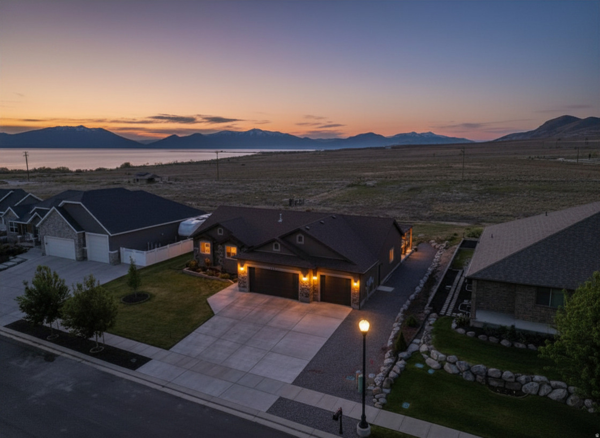 PELICAN BAY - Residential