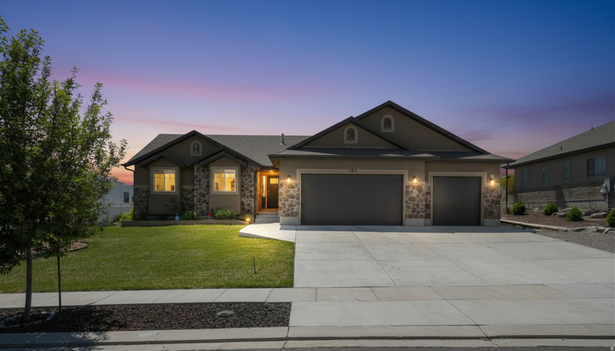PELICAN BAY - Residential