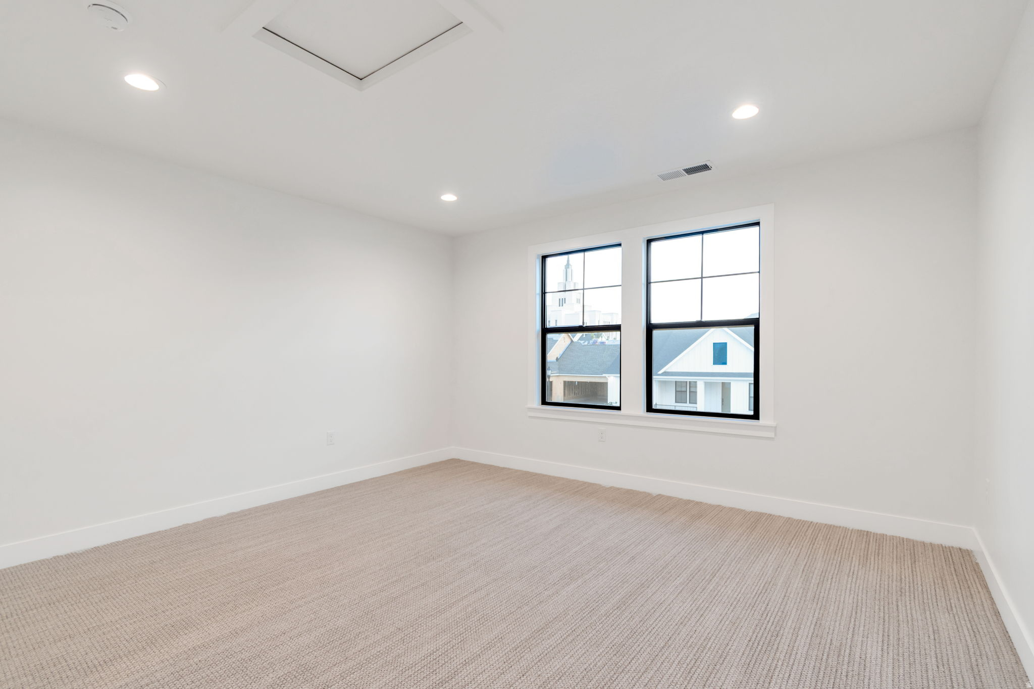 BEACON POINTE - Residential