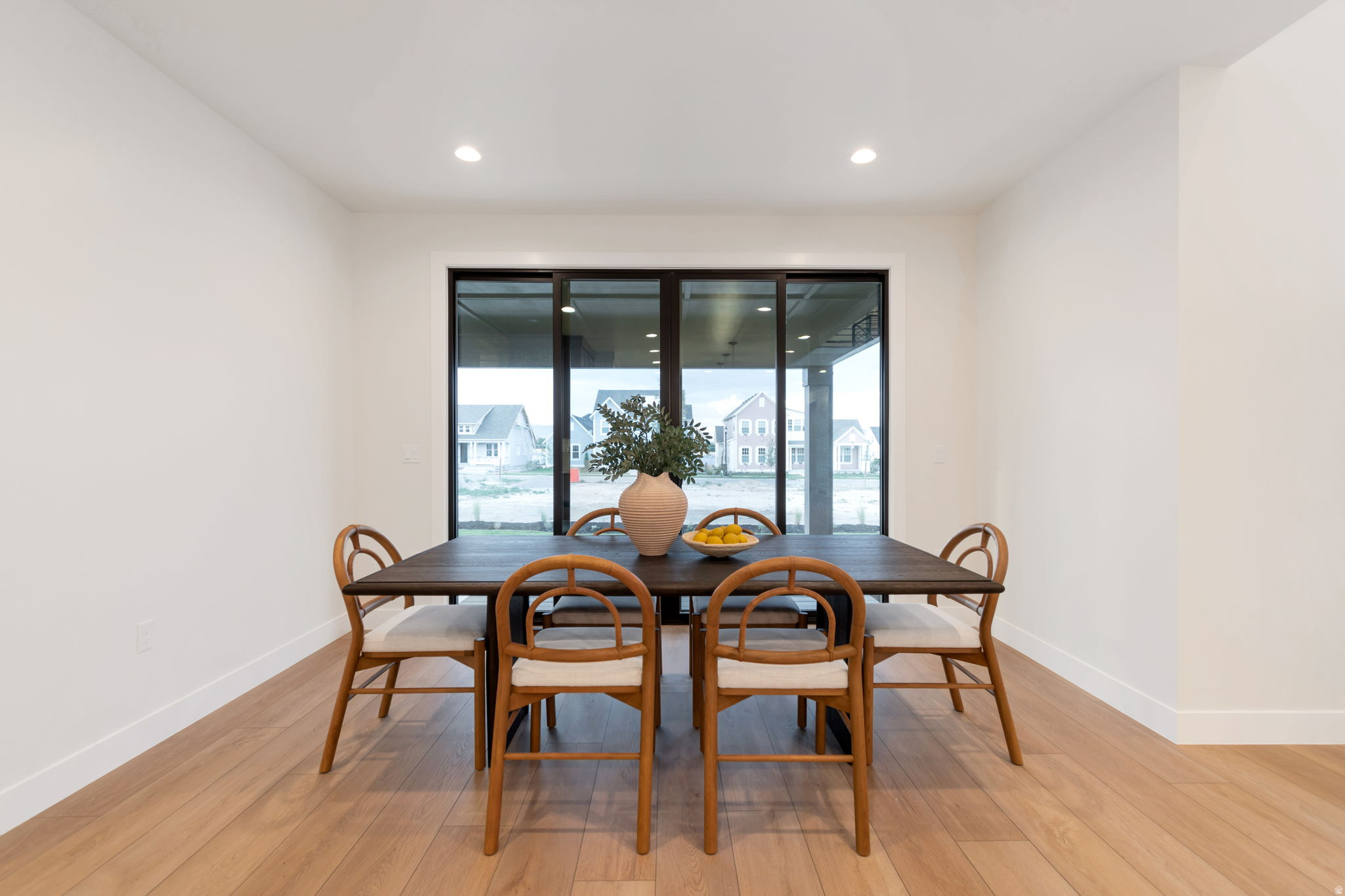 BEACON POINTE - Residential
