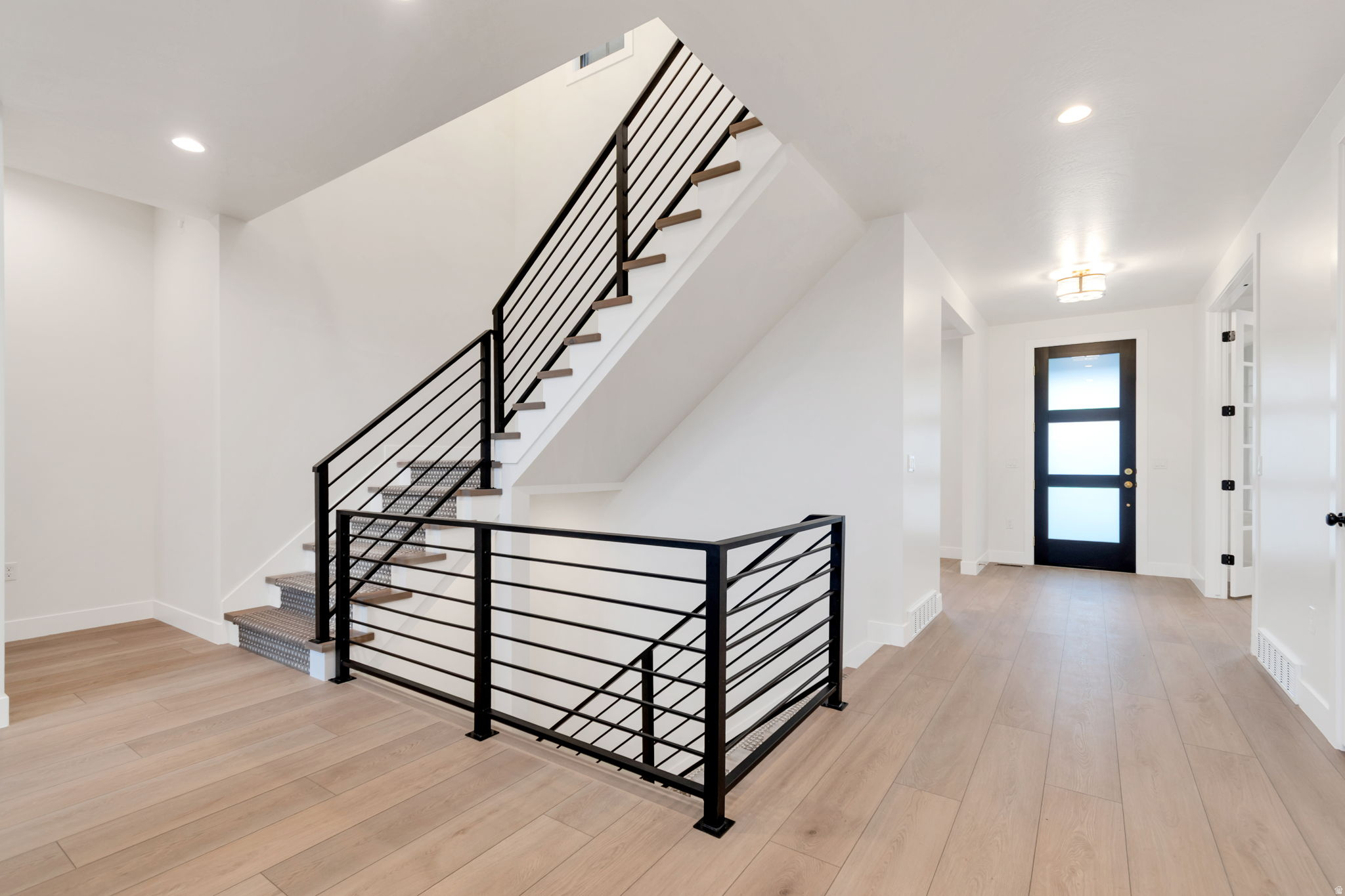 BEACON POINTE - Residential