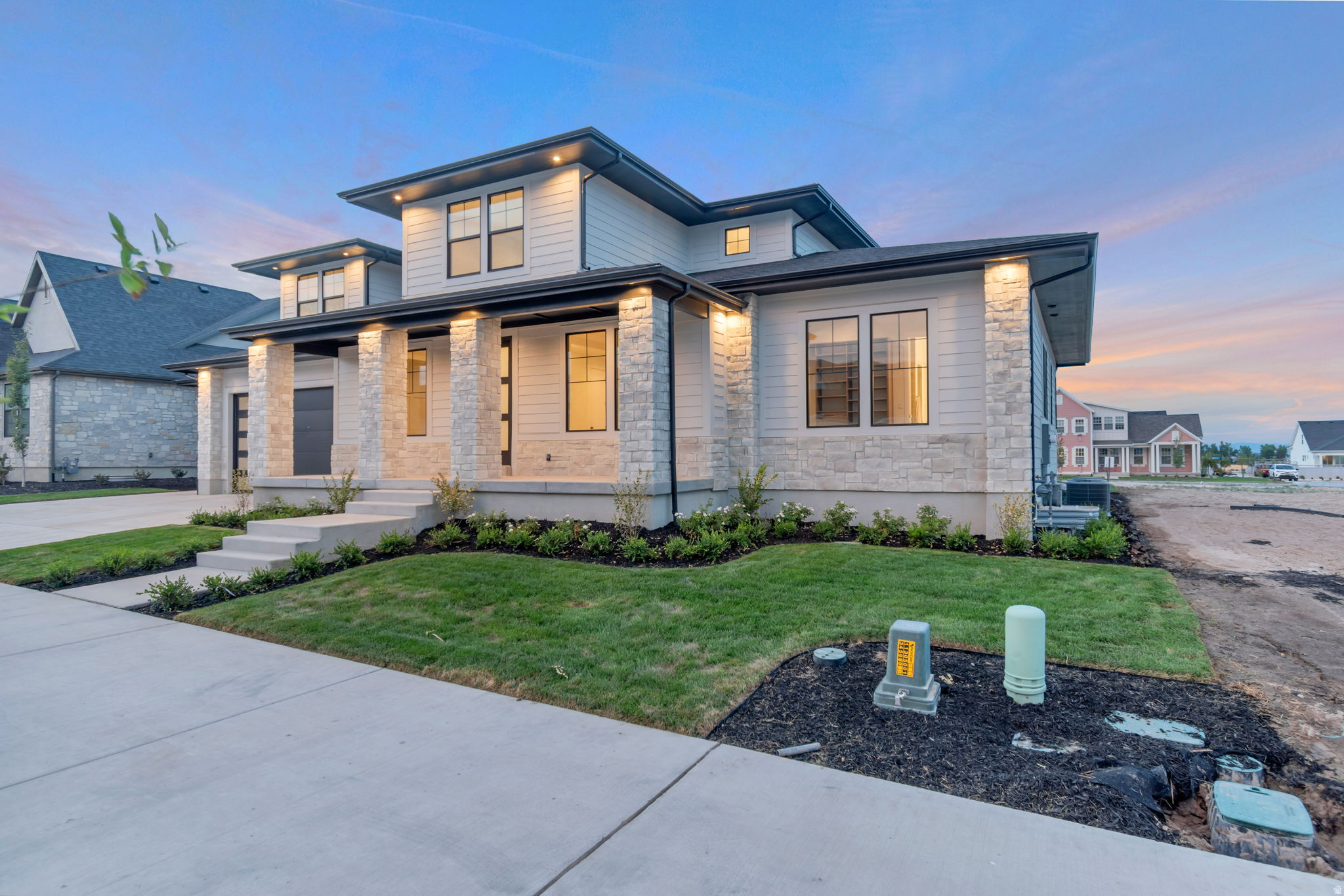 BEACON POINTE - Residential