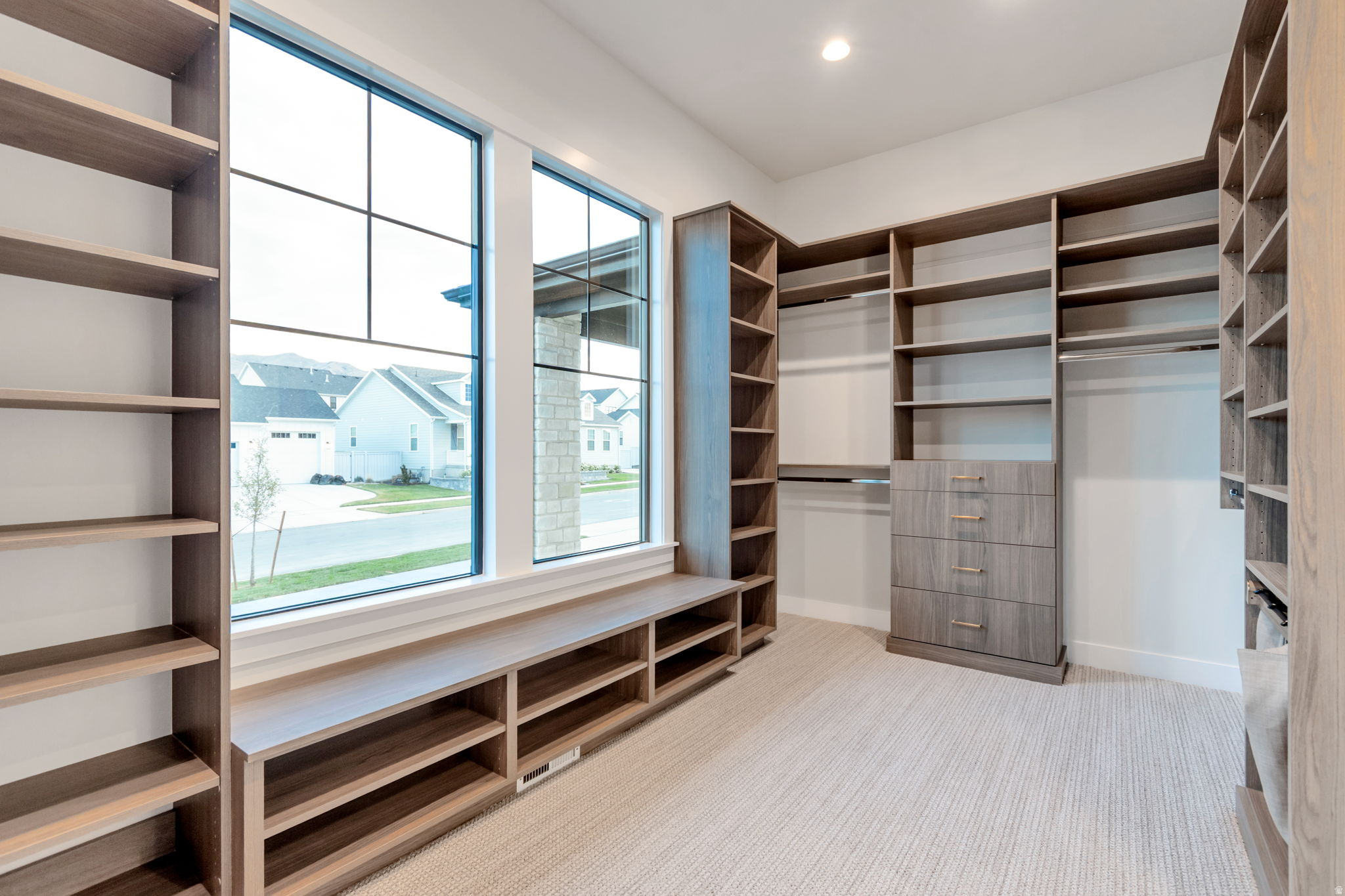 BEACON POINTE - Residential