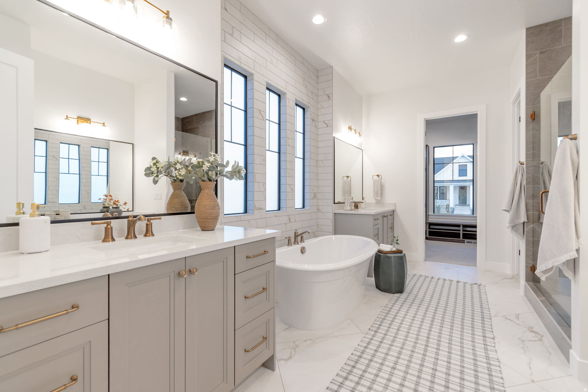 BEACON POINTE - Residential
