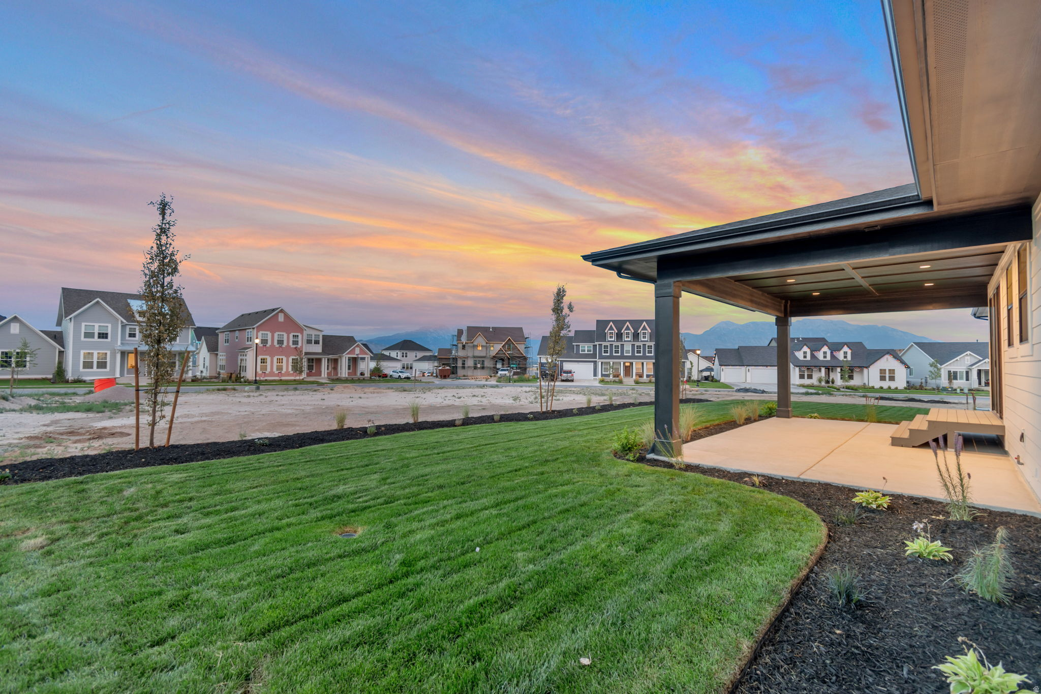 BEACON POINTE - Residential
