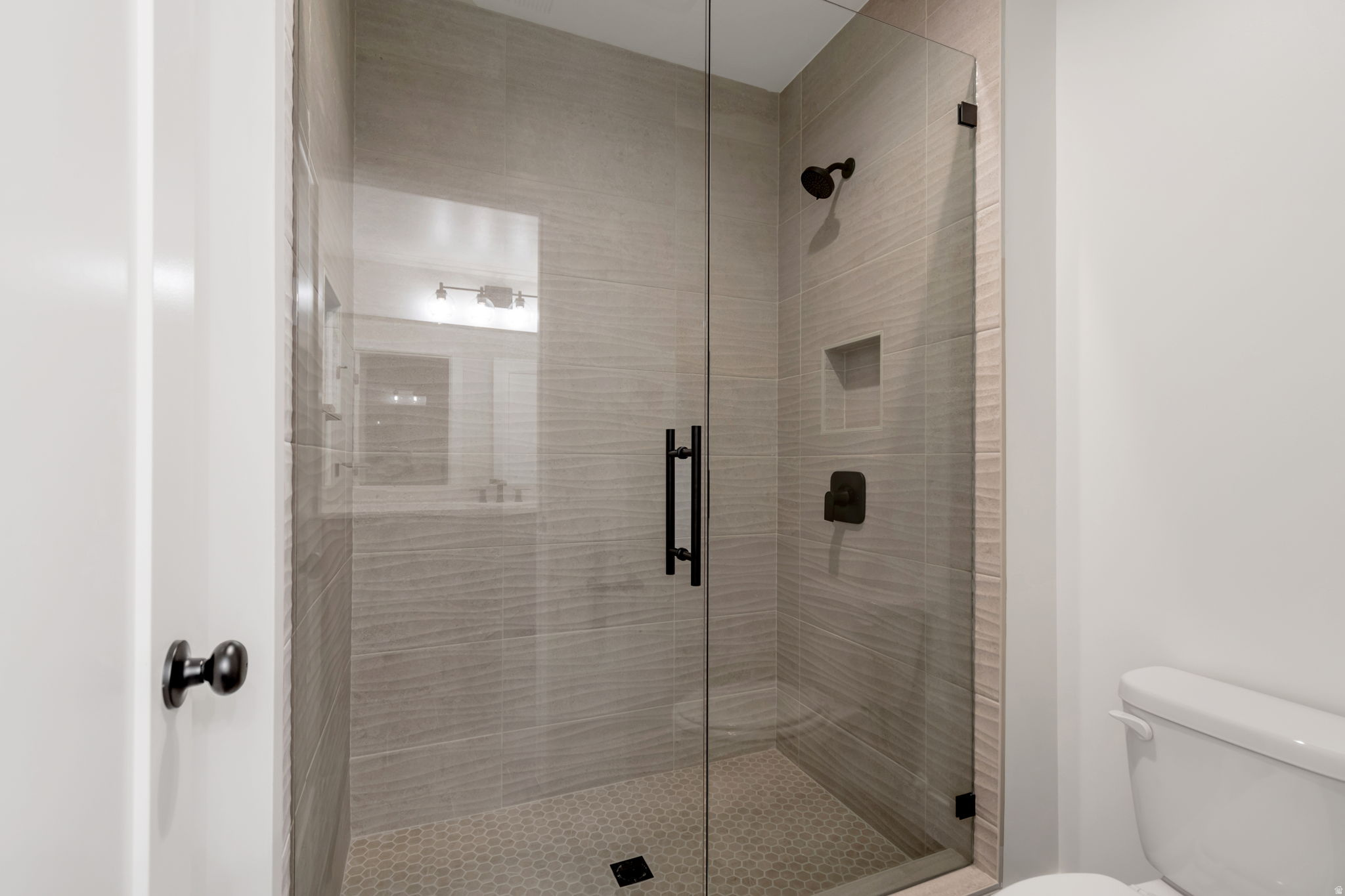 BEACON POINTE - Residential
