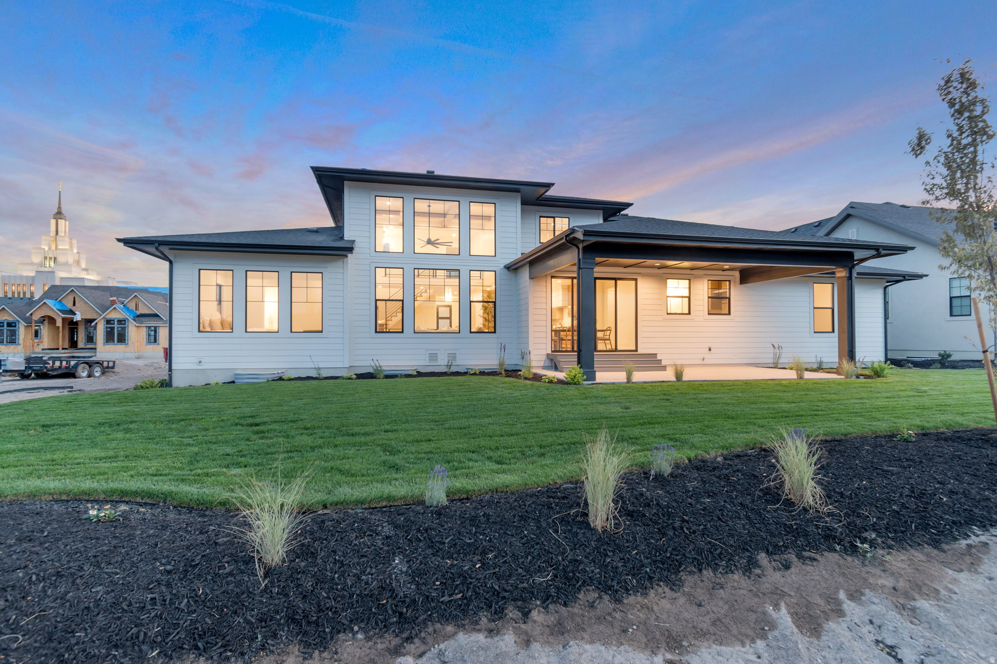 BEACON POINTE - Residential