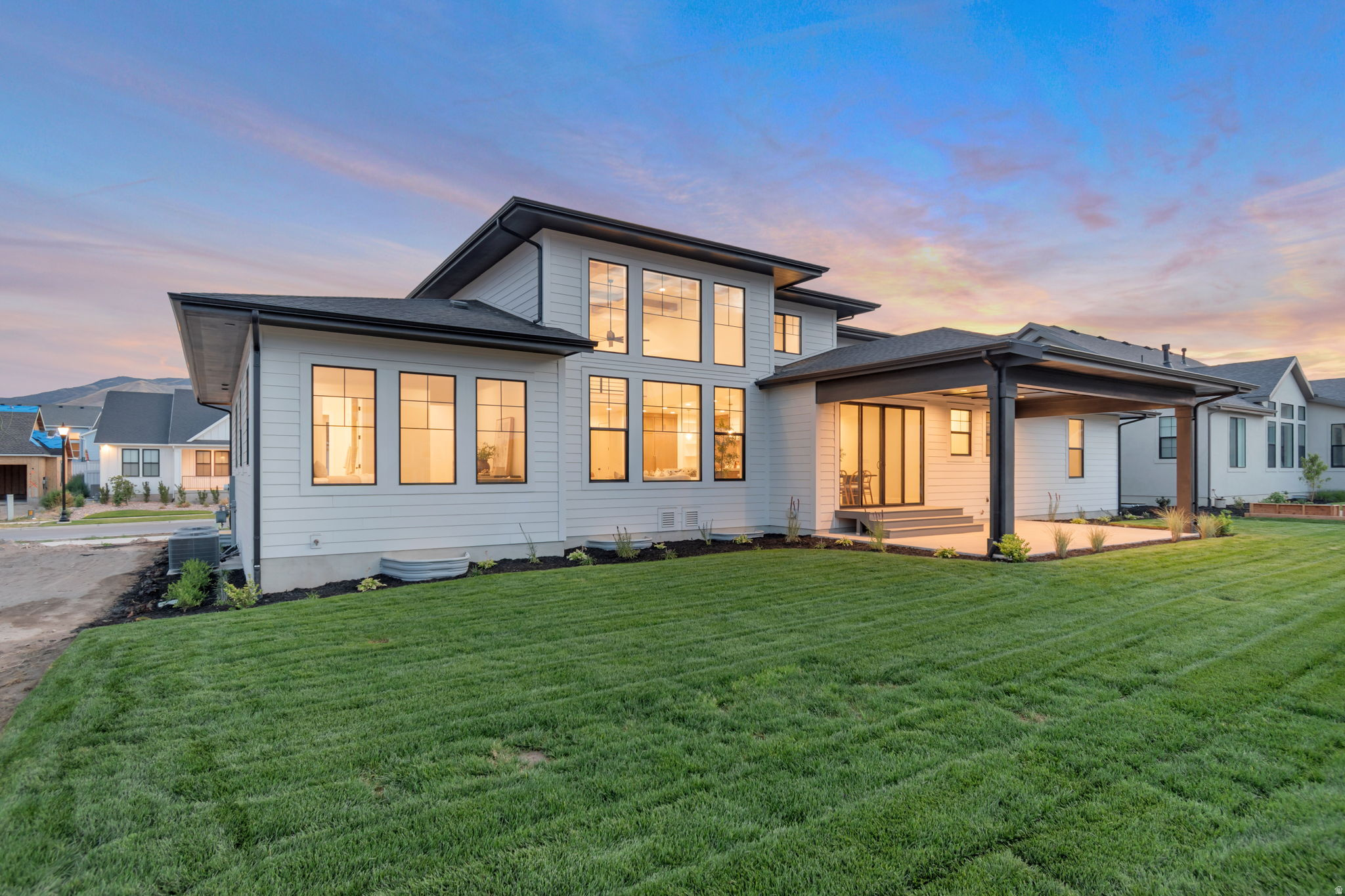 BEACON POINTE - Residential