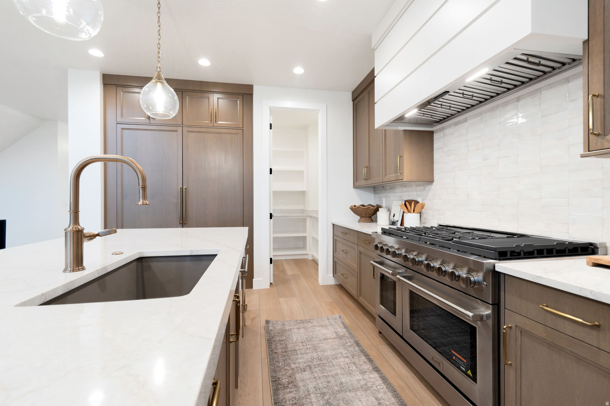 BEACON POINTE - Residential
