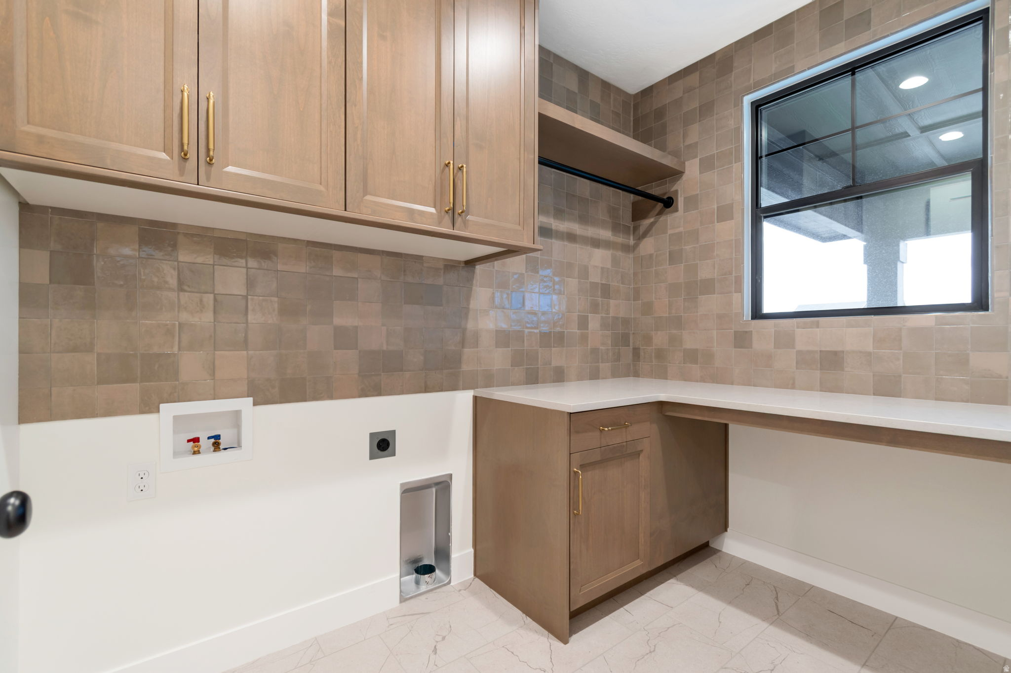 BEACON POINTE - Residential