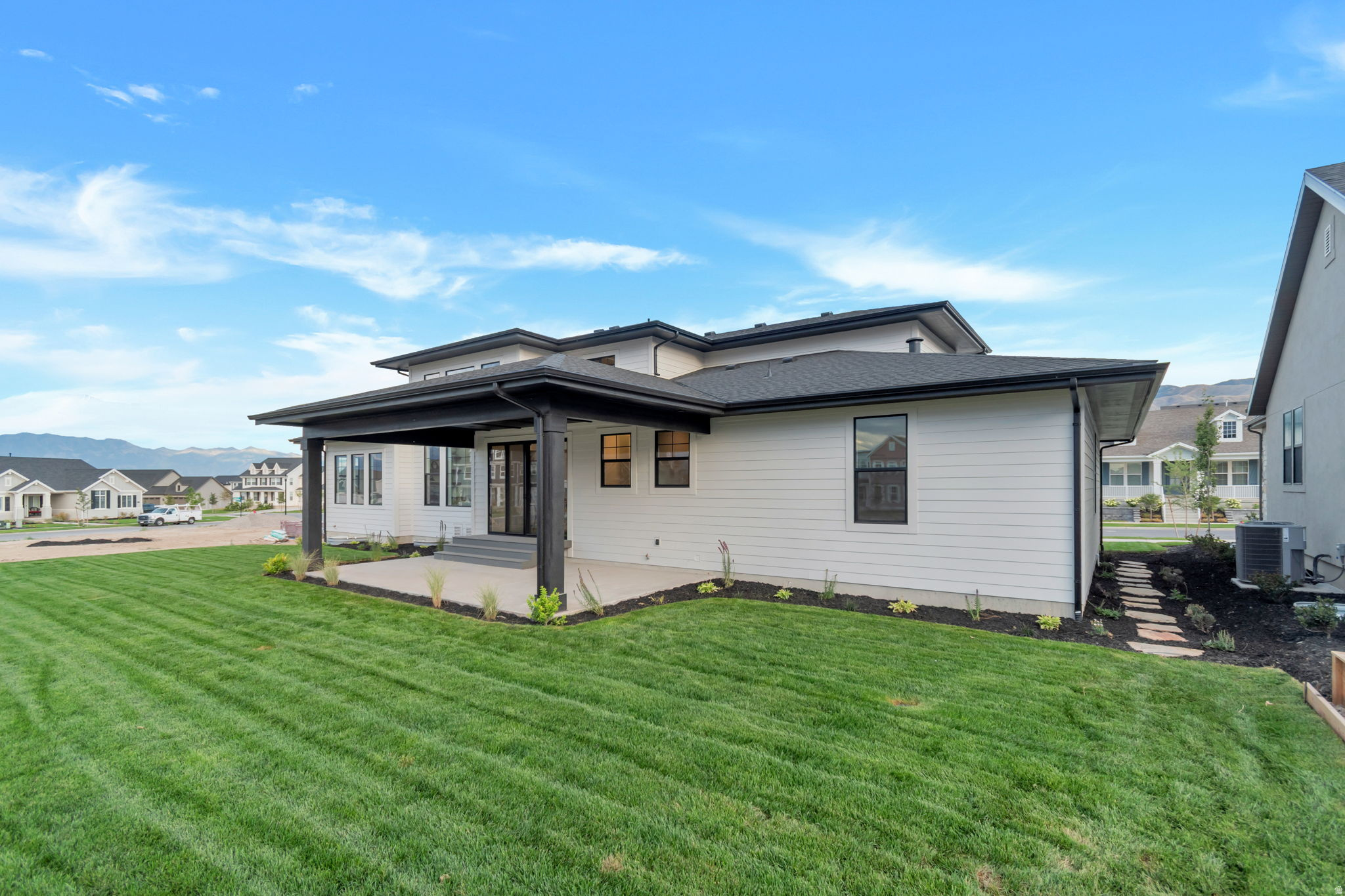 BEACON POINTE - Residential