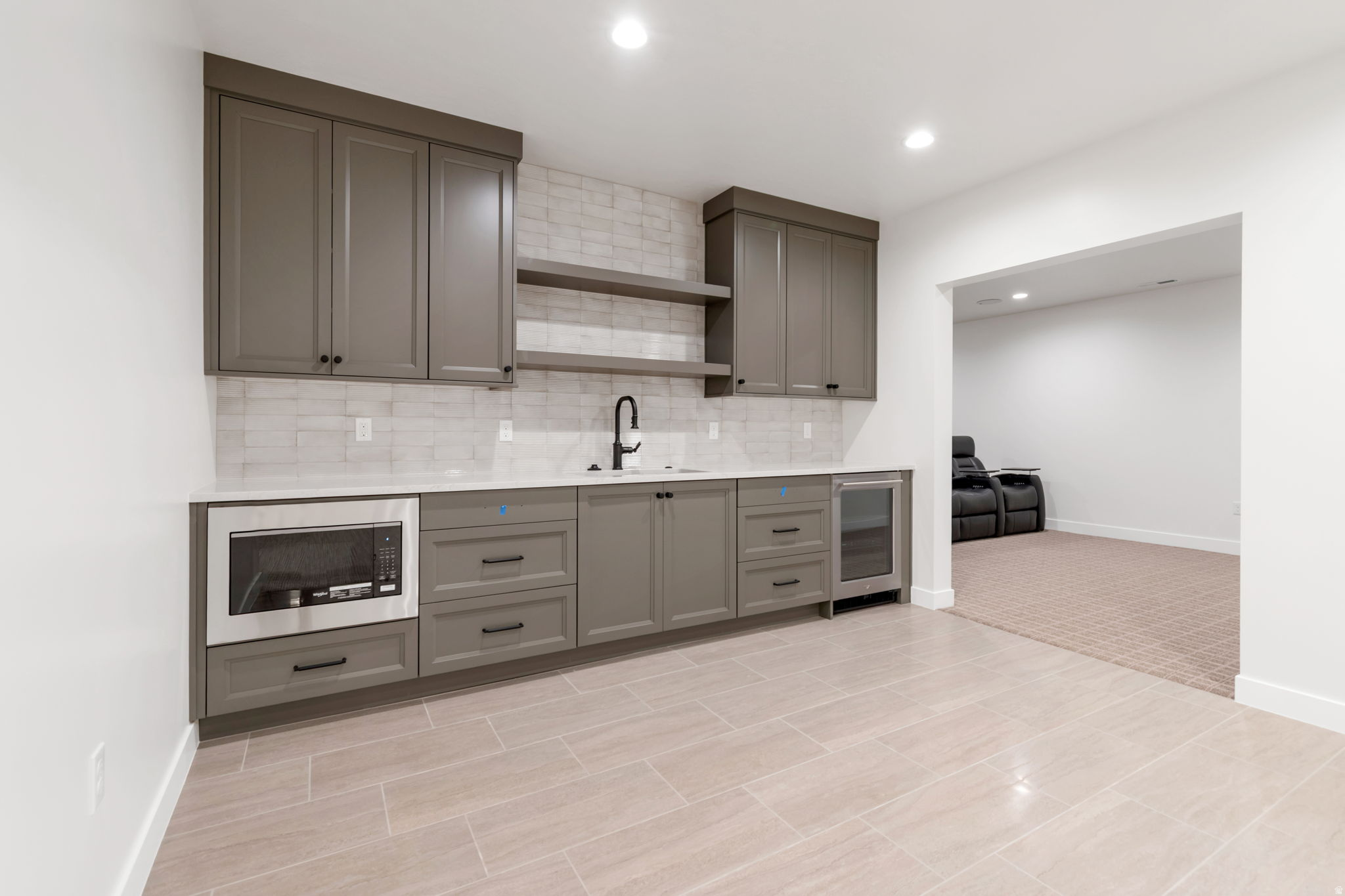 BEACON POINTE - Residential