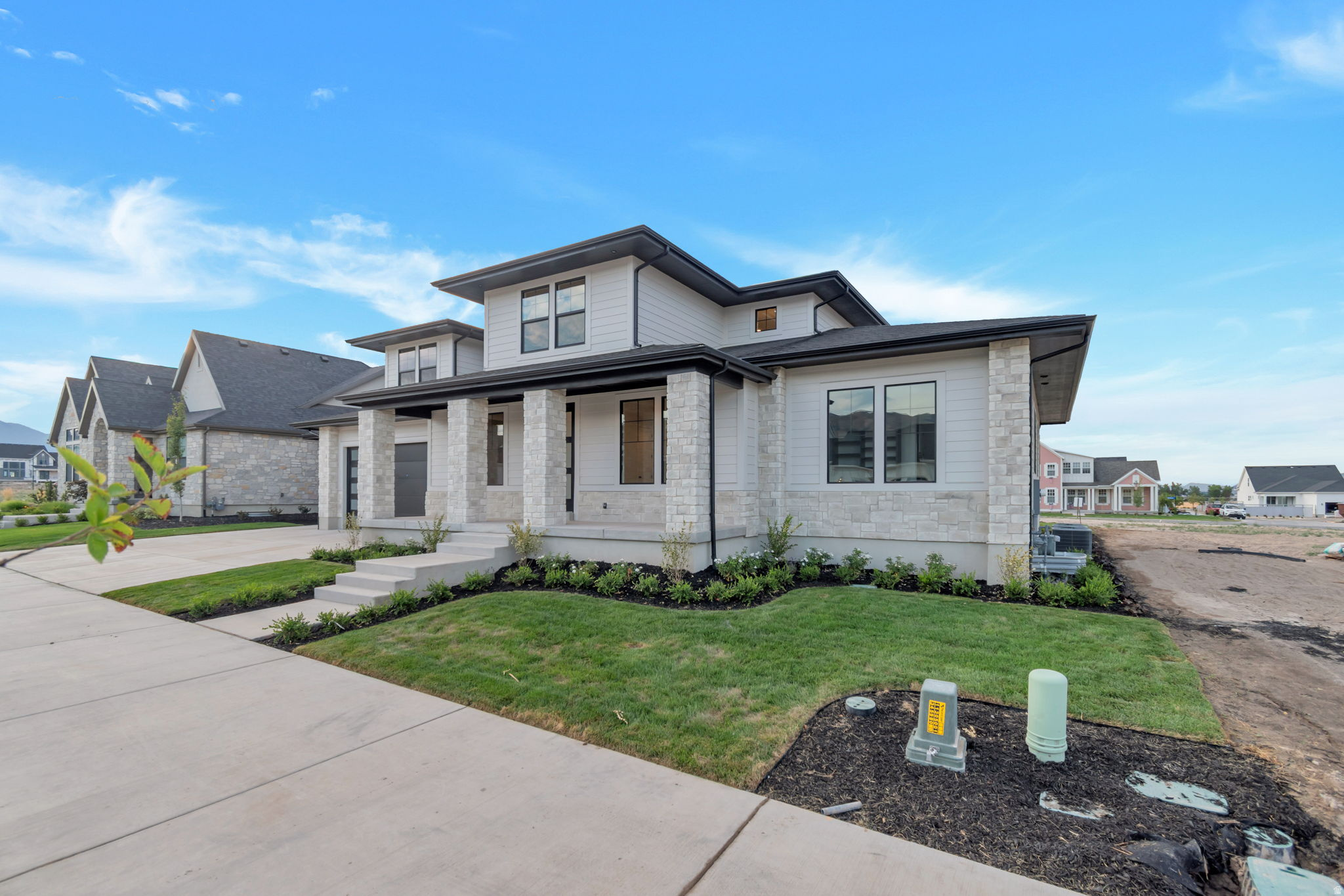 BEACON POINTE - Residential