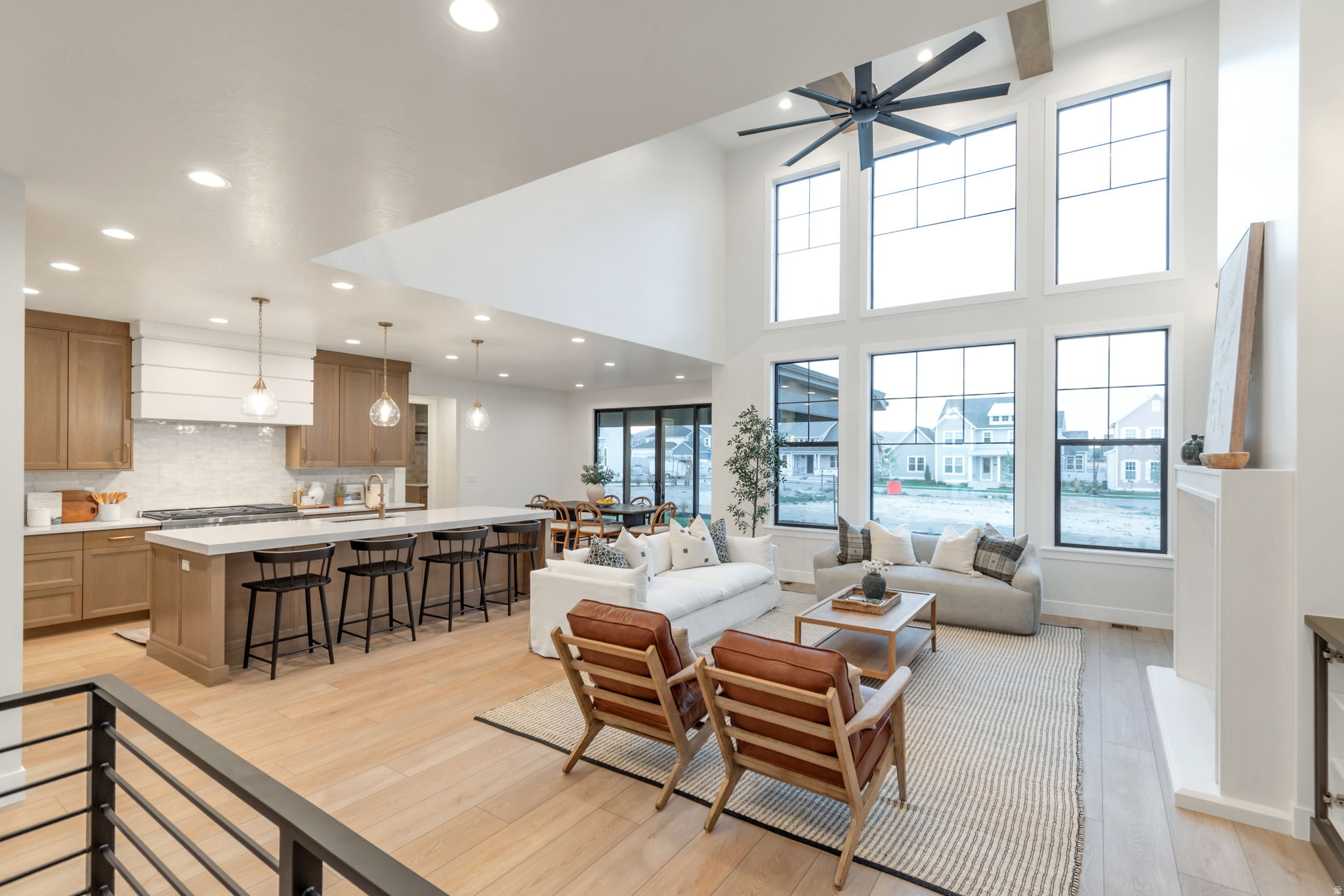 BEACON POINTE - Residential