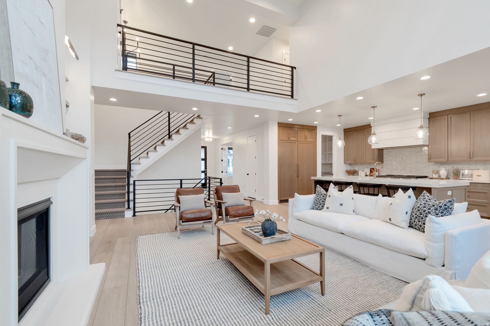 BEACON POINTE - Residential