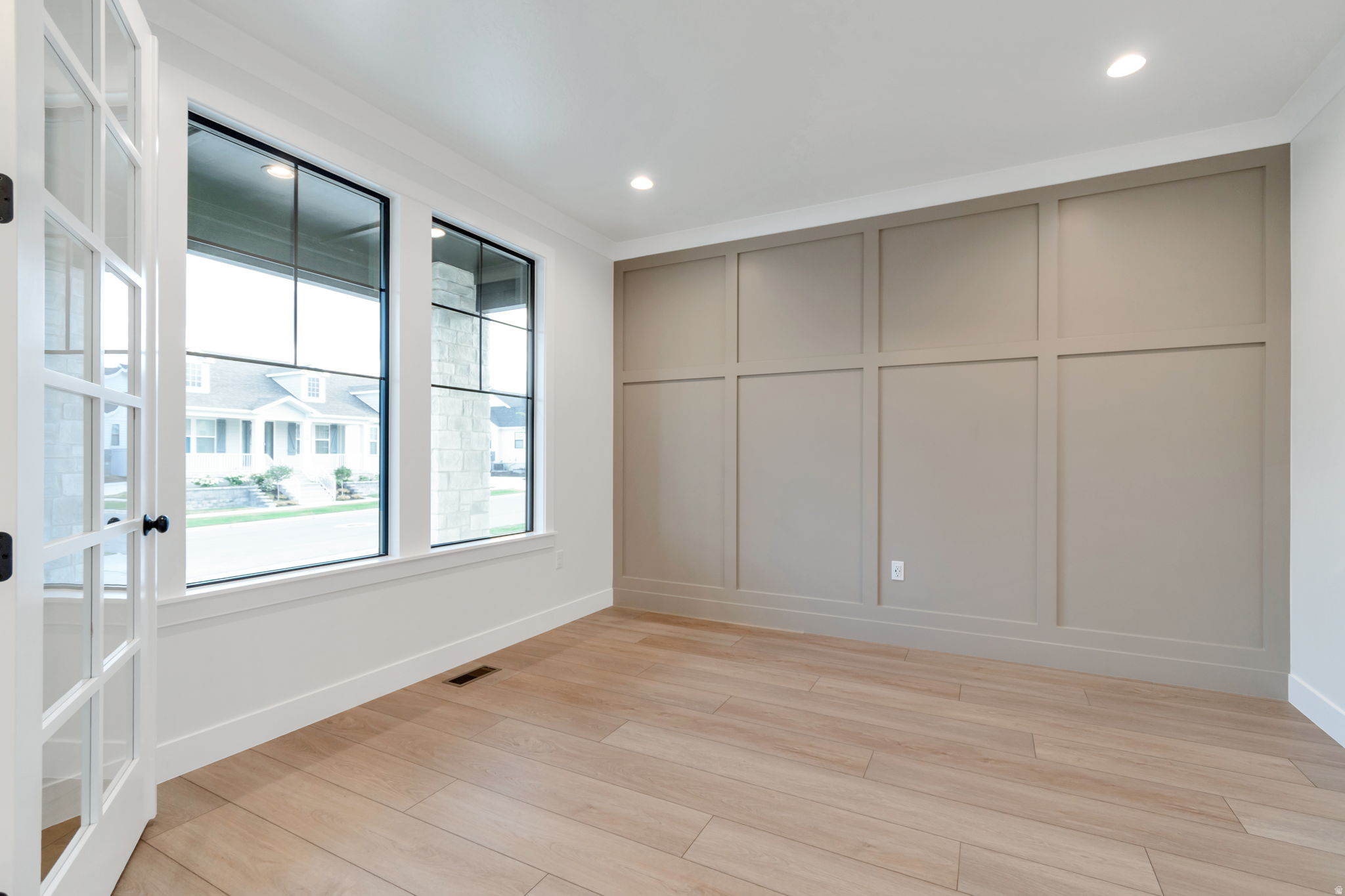 BEACON POINTE - Residential