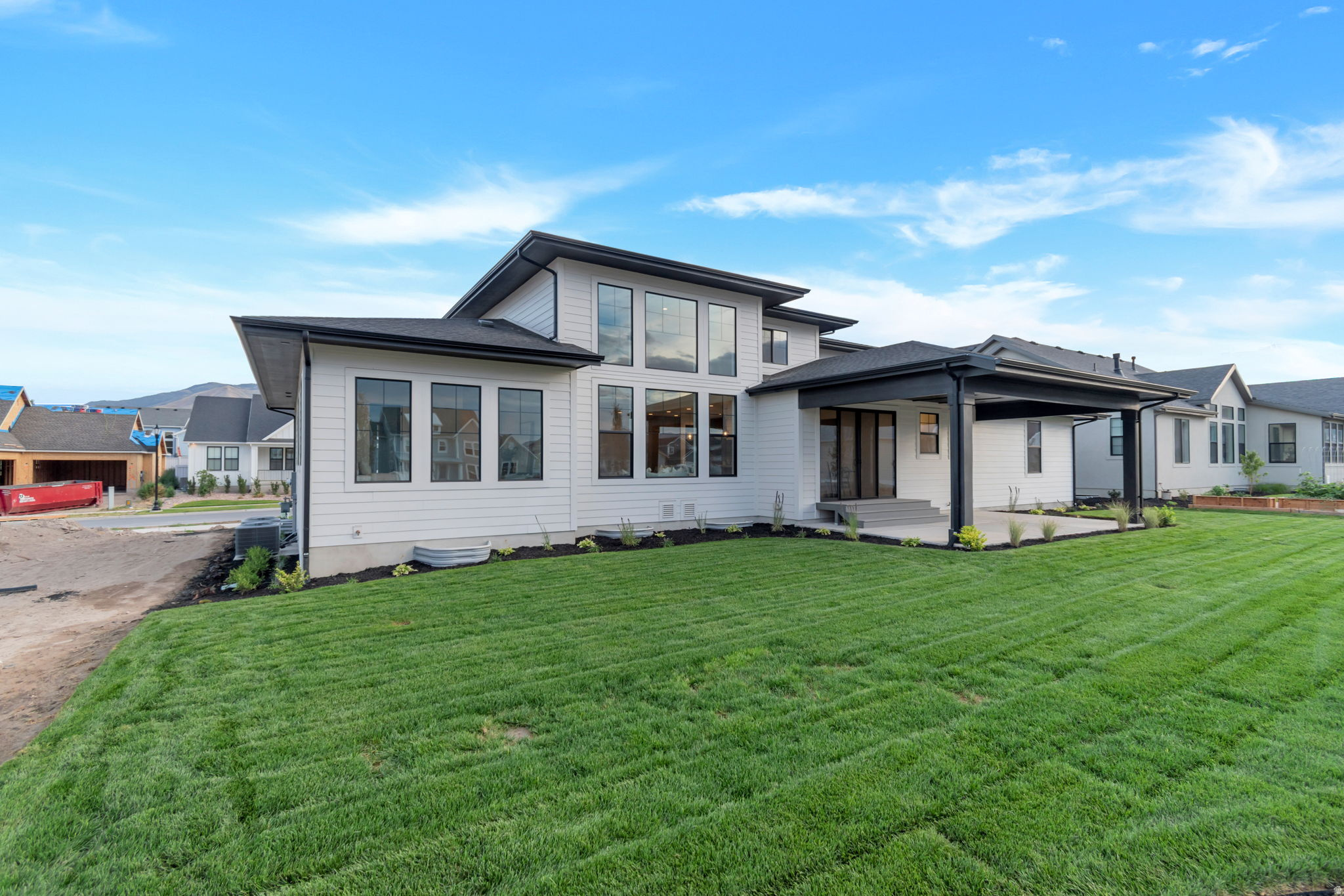 BEACON POINTE - Residential
