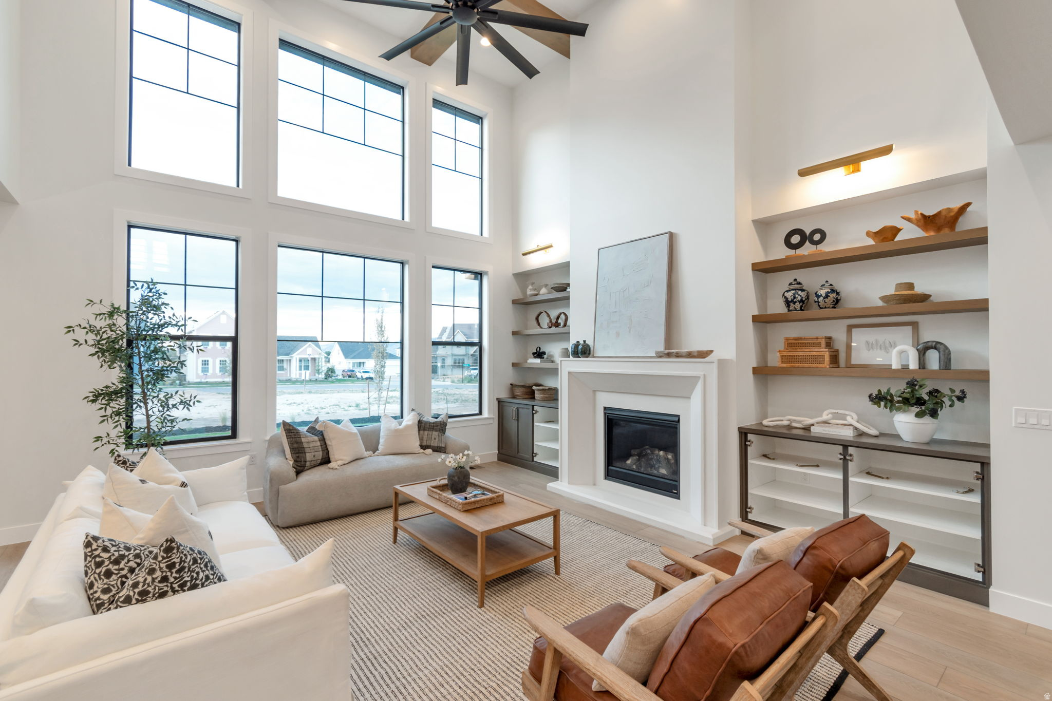 BEACON POINTE - Residential