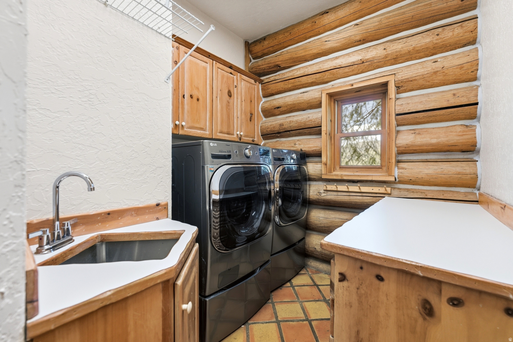 SOUTY SUMMIT - Residential