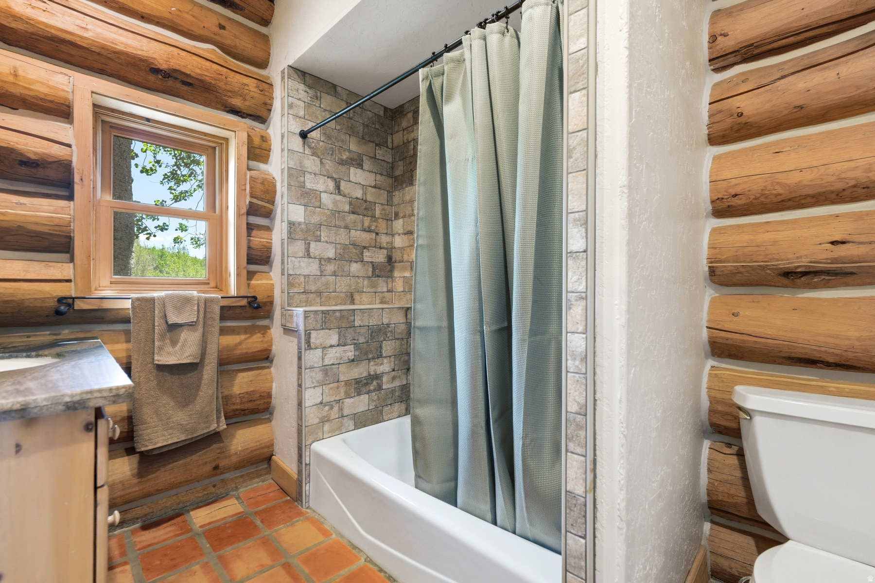 SOUTY SUMMIT - Residential