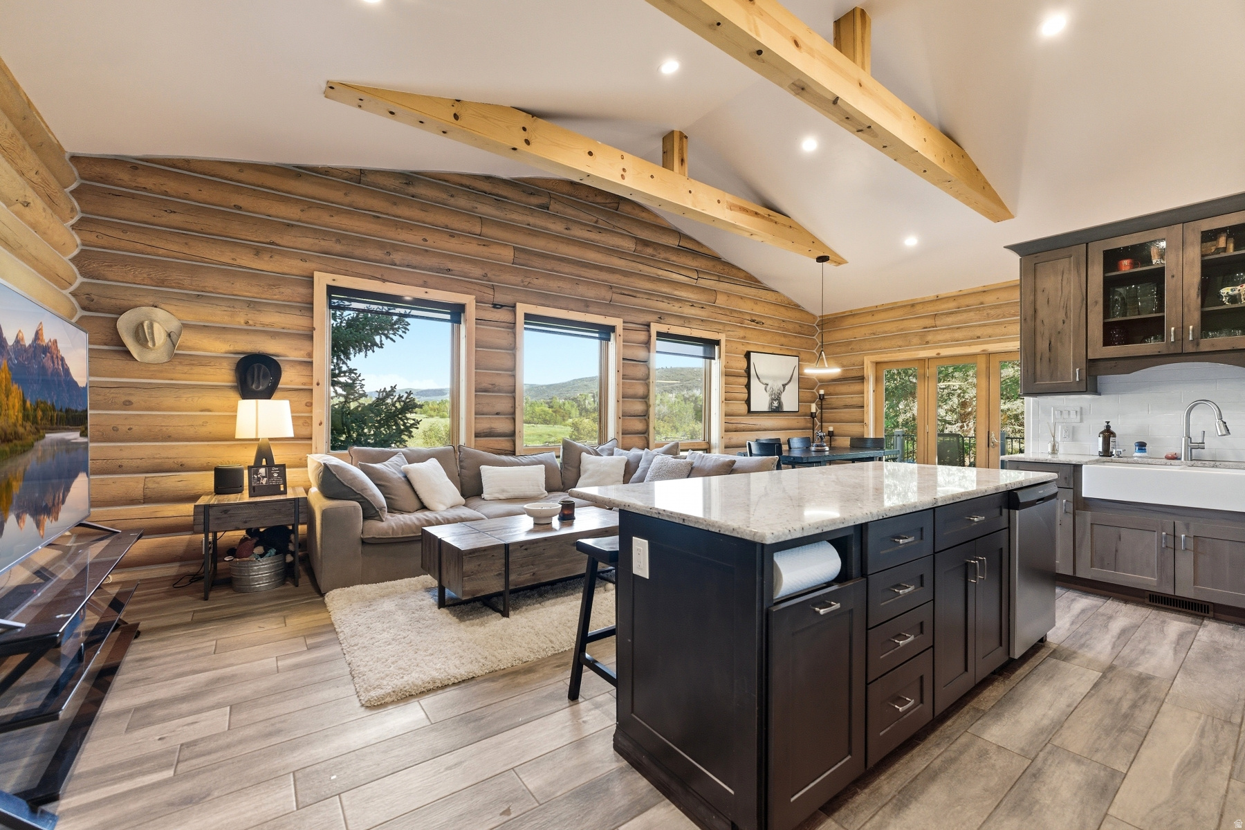 SOUTY SUMMIT - Residential