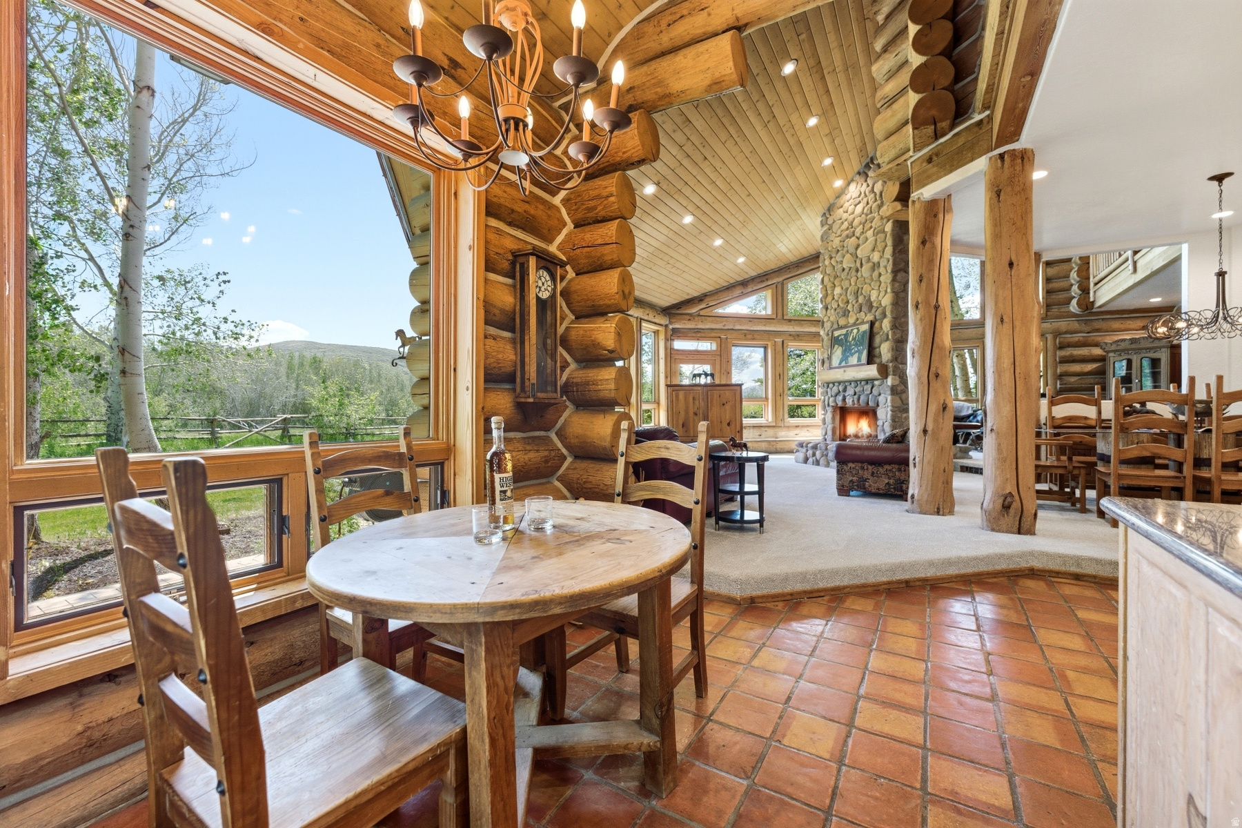 SOUTY SUMMIT - Residential