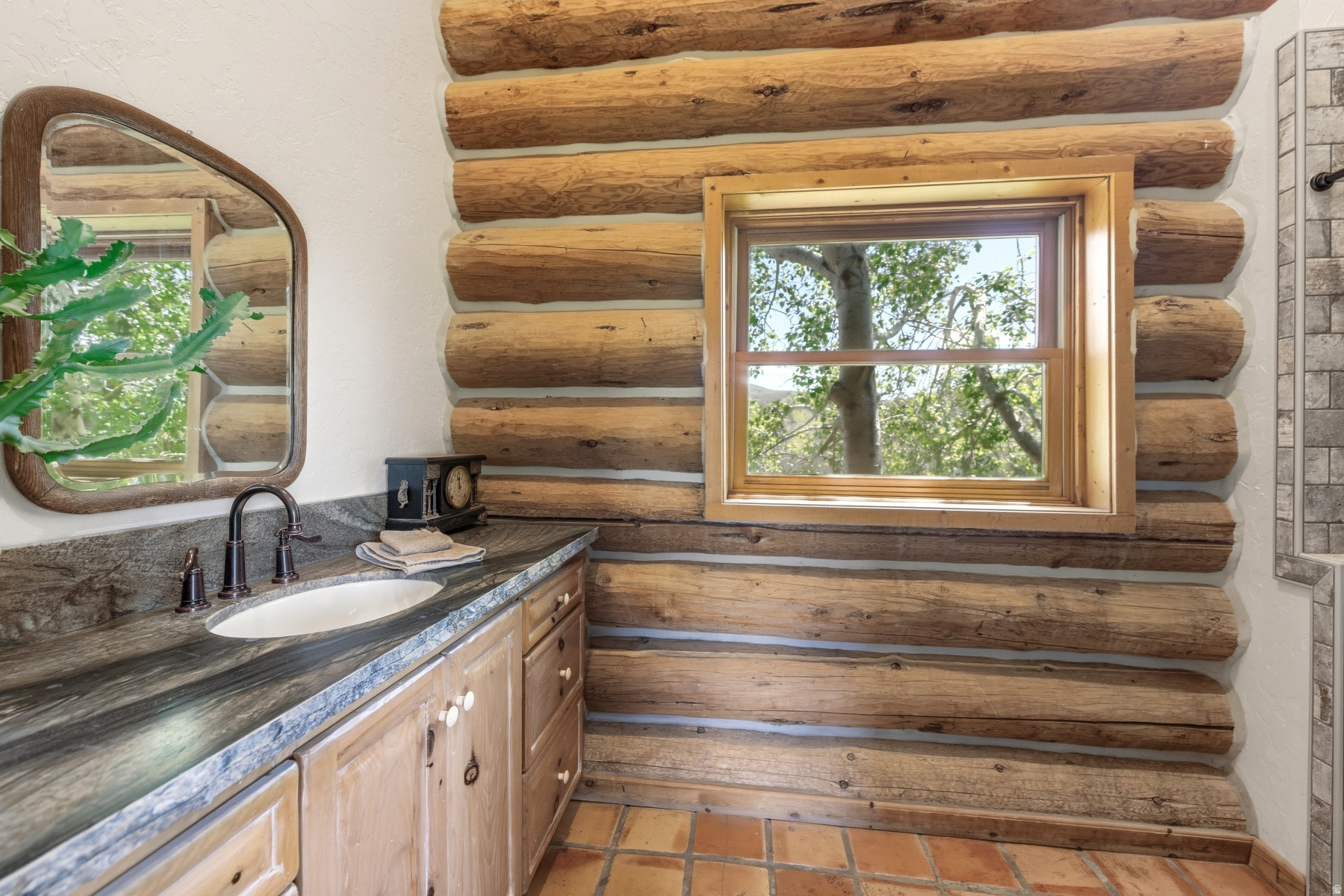 SOUTY SUMMIT - Residential