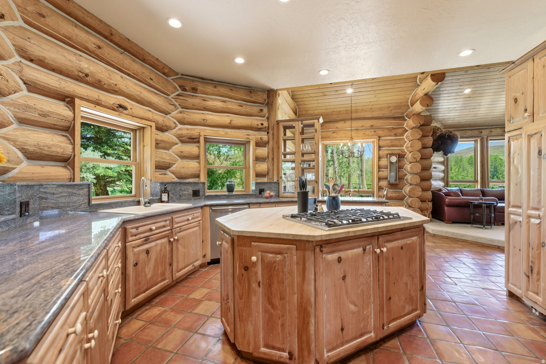 SOUTY SUMMIT - Residential