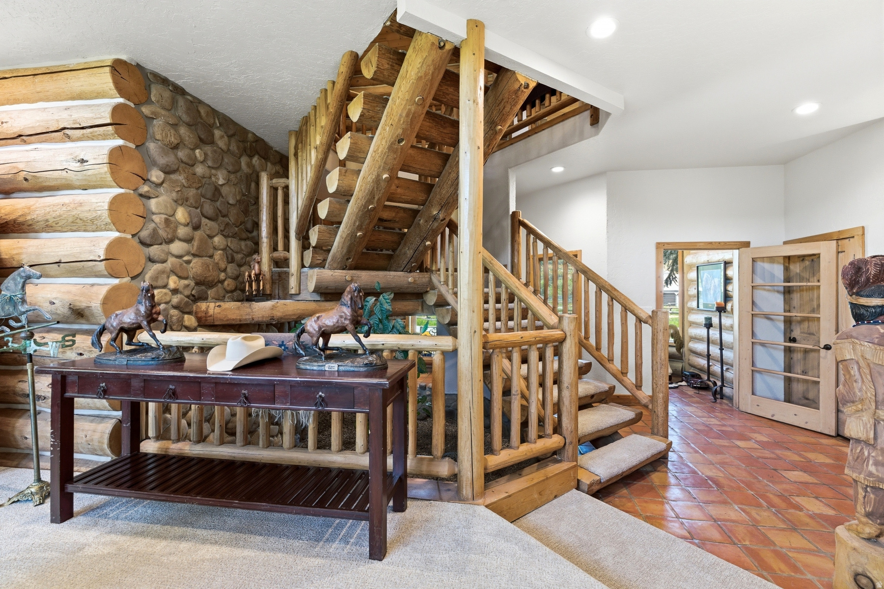 SOUTY SUMMIT - Residential