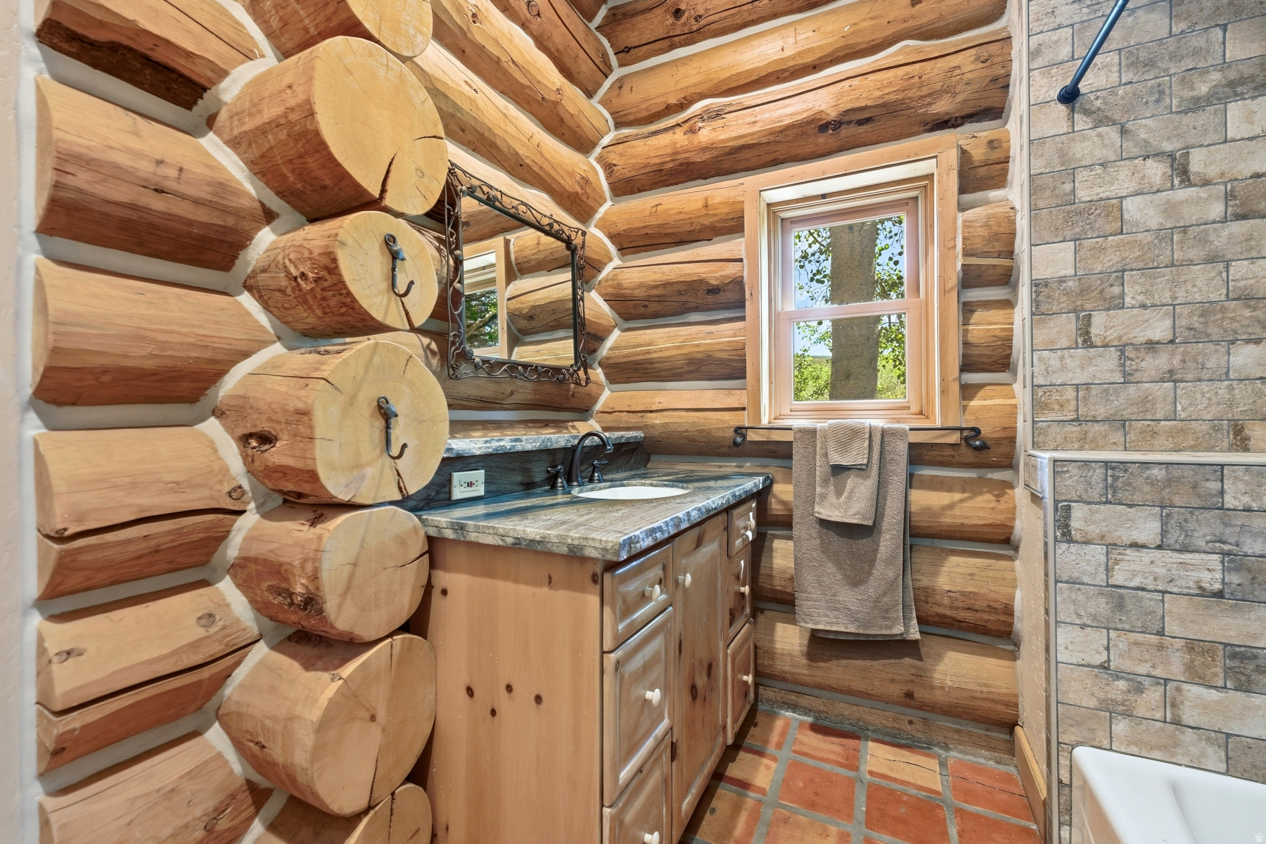 SOUTY SUMMIT - Residential
