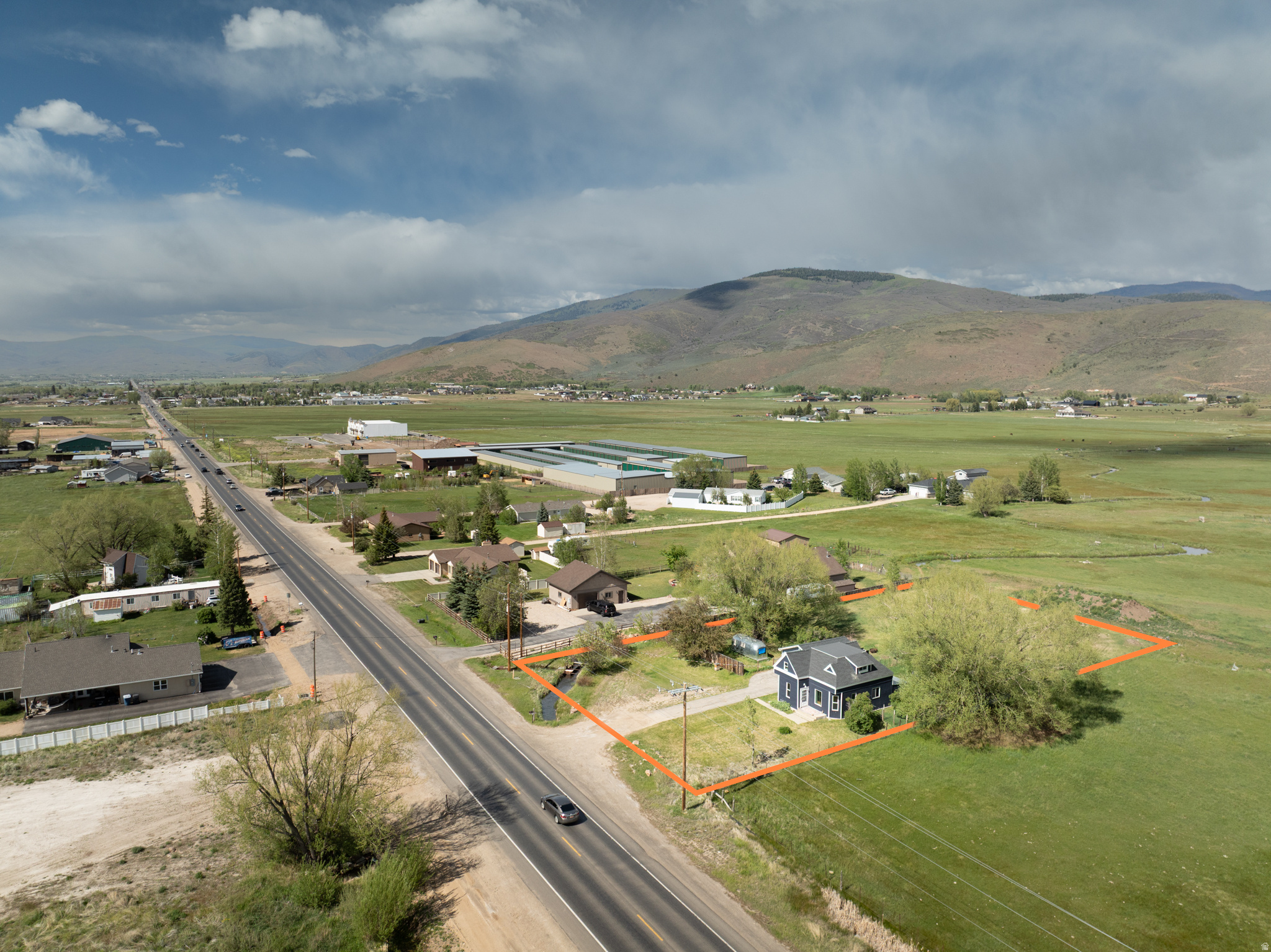 FRANCIS TOWN - Commercial Sale