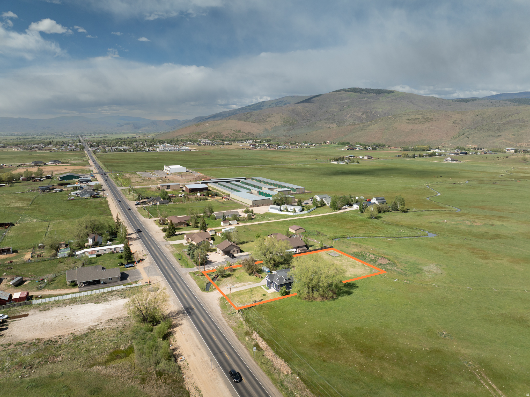 FRANCIS TOWN - Commercial Sale