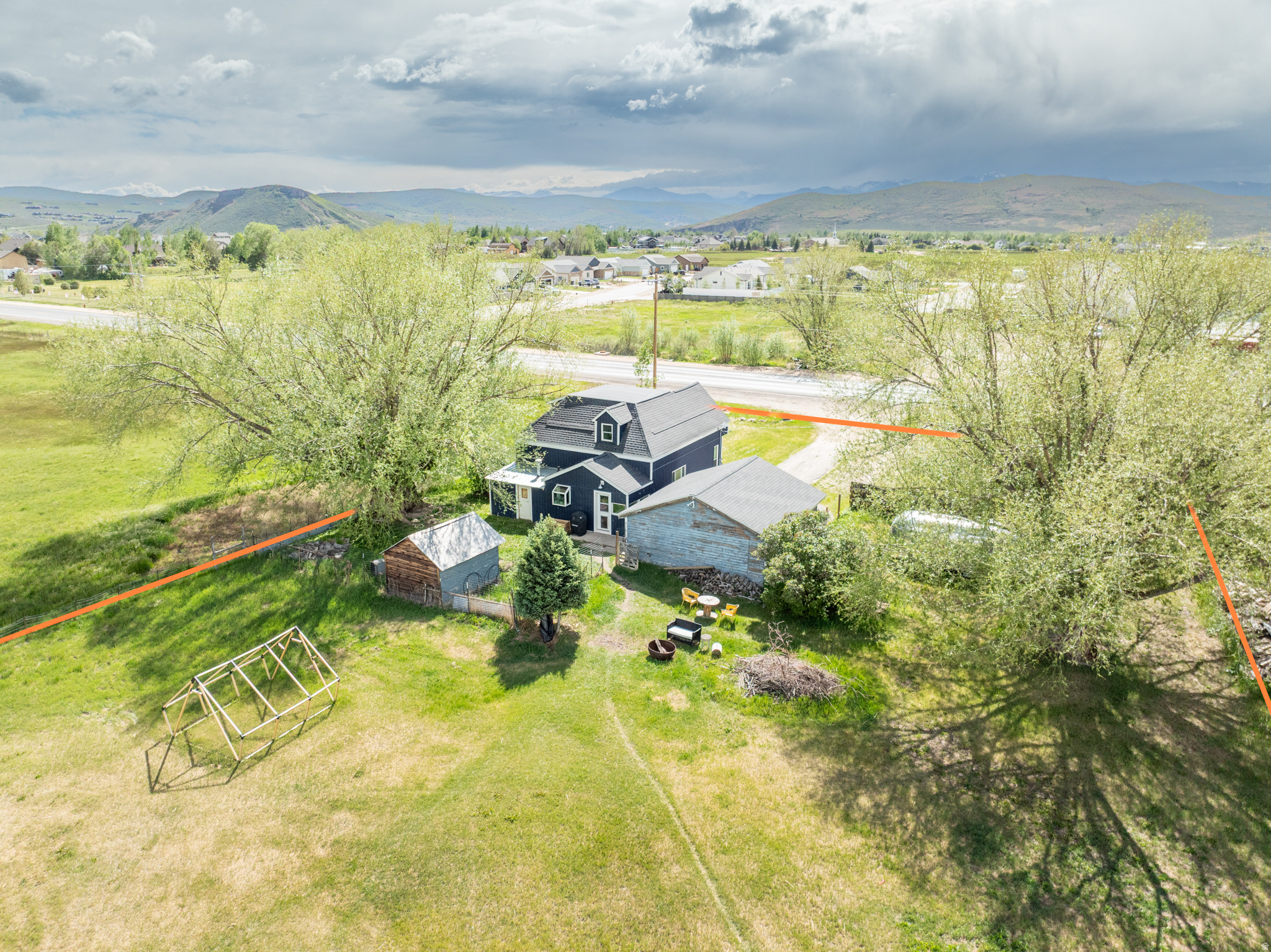 FRANCIS TOWN - Commercial Sale