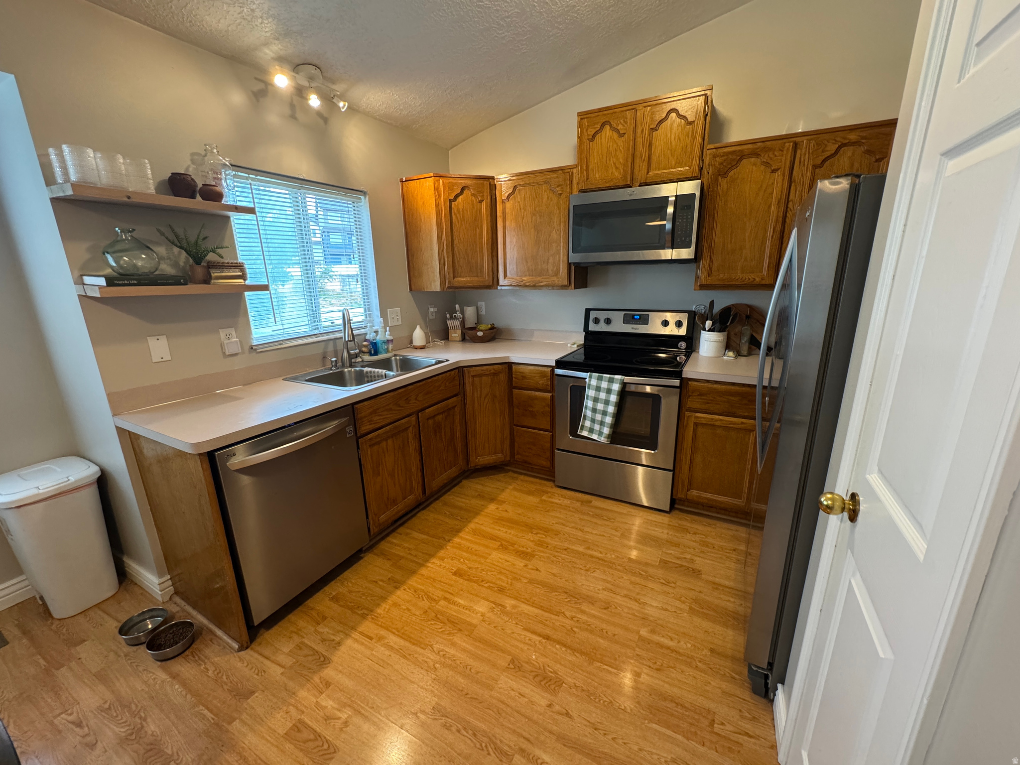 WESTLAKE VILLAGE - Residential
