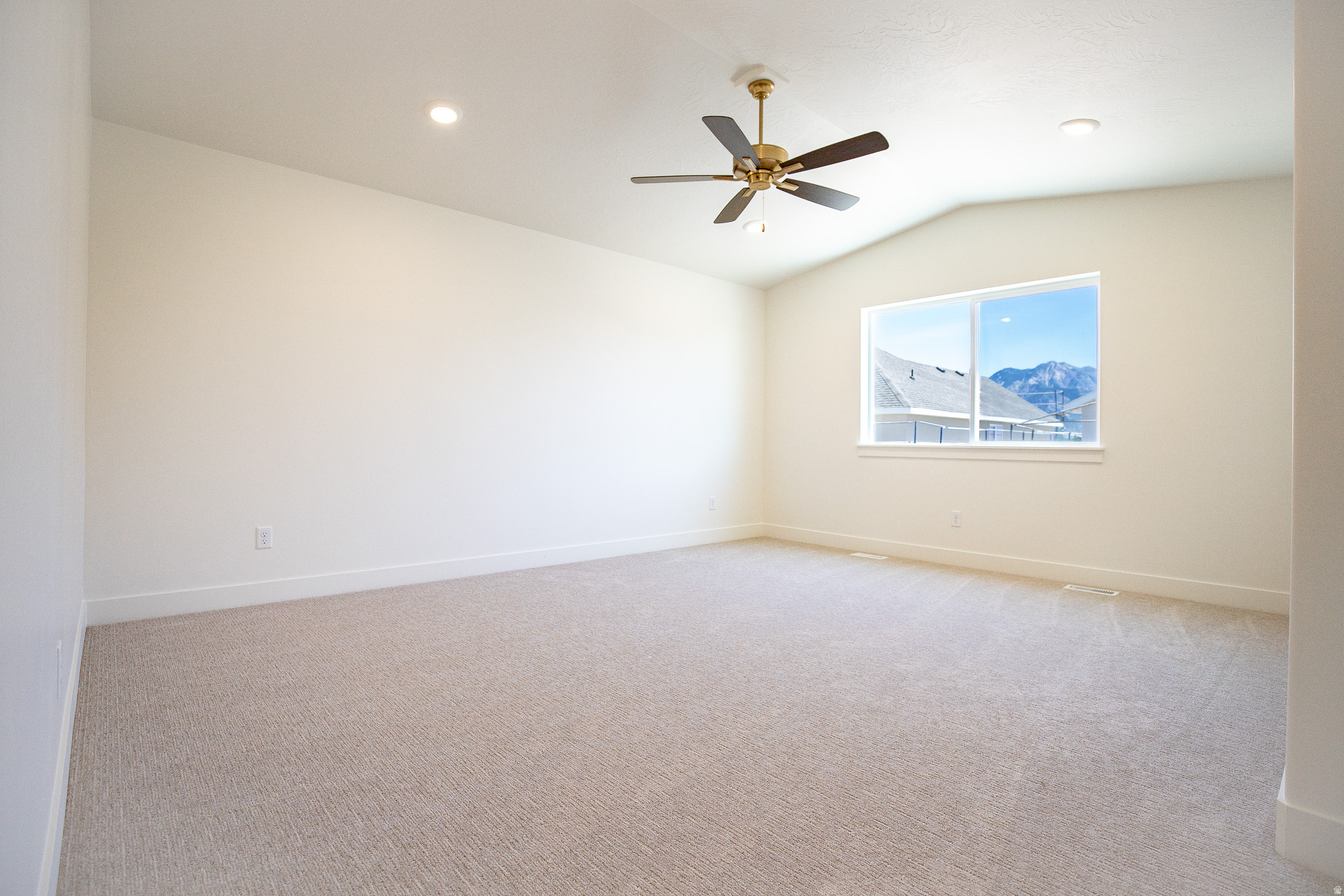 LOMOND HEIGHTS - Residential