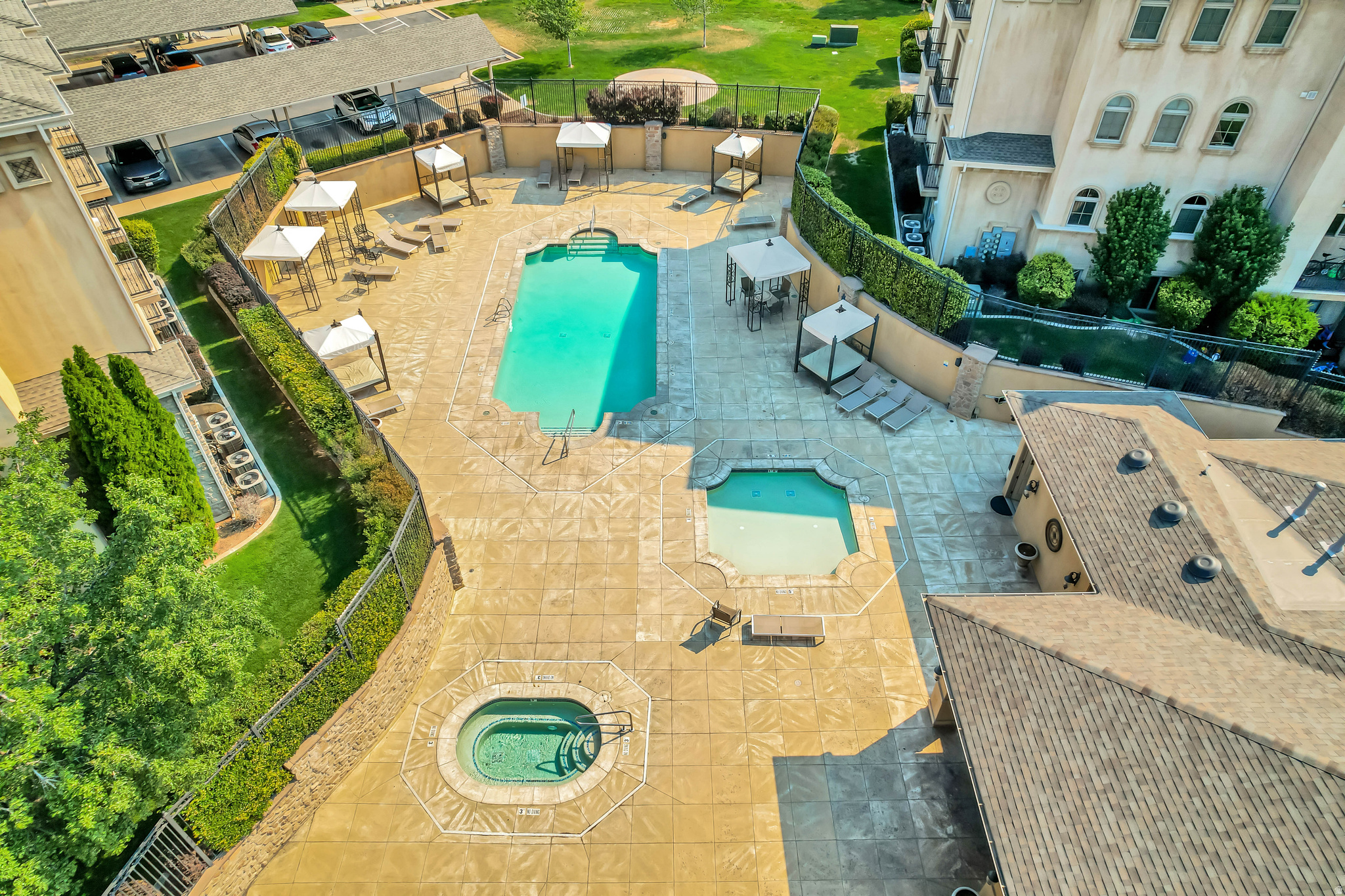 TUSCAN VILLAS - Residential