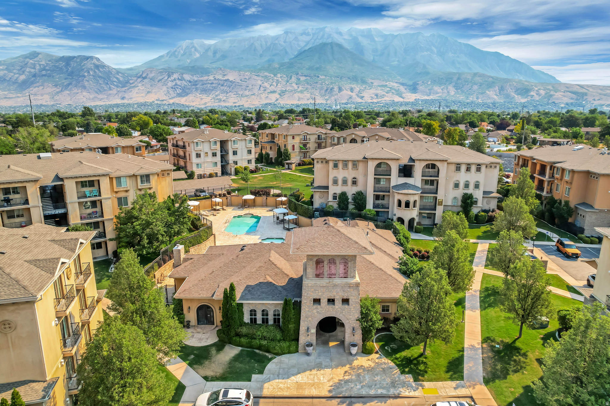 TUSCAN VILLAS - Residential