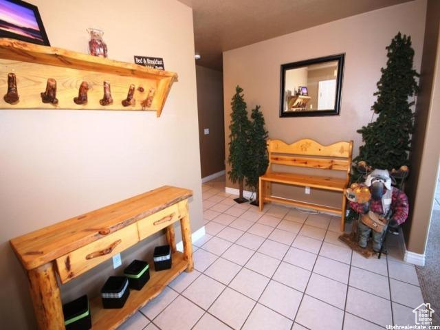 LAST CHANCE PH 1 LOT 8 - Residential