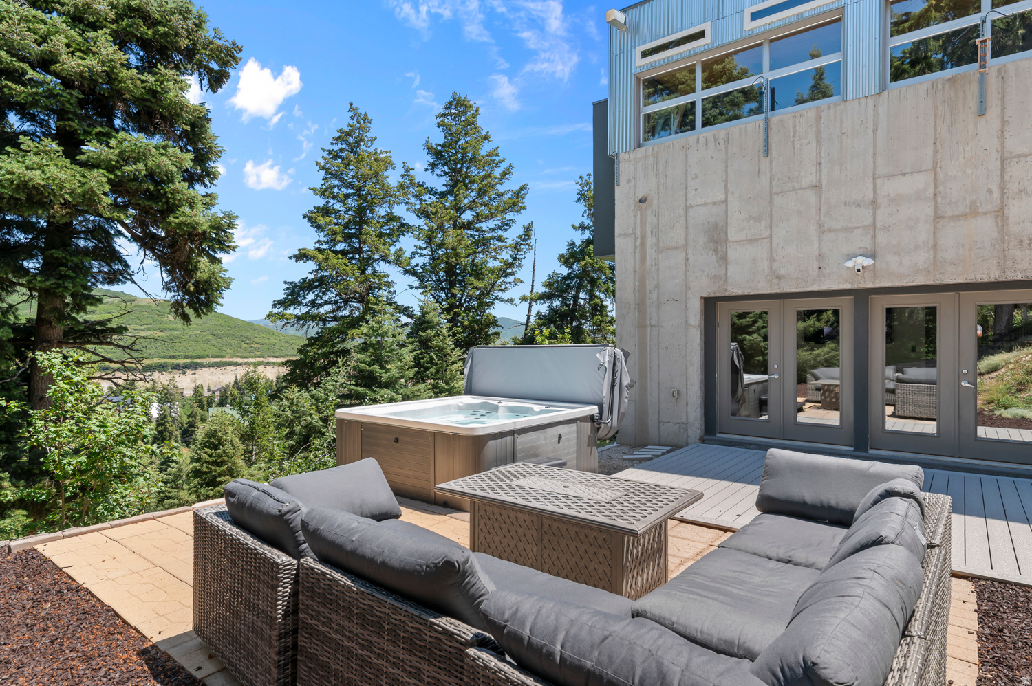SUMMIT PARK - Residential