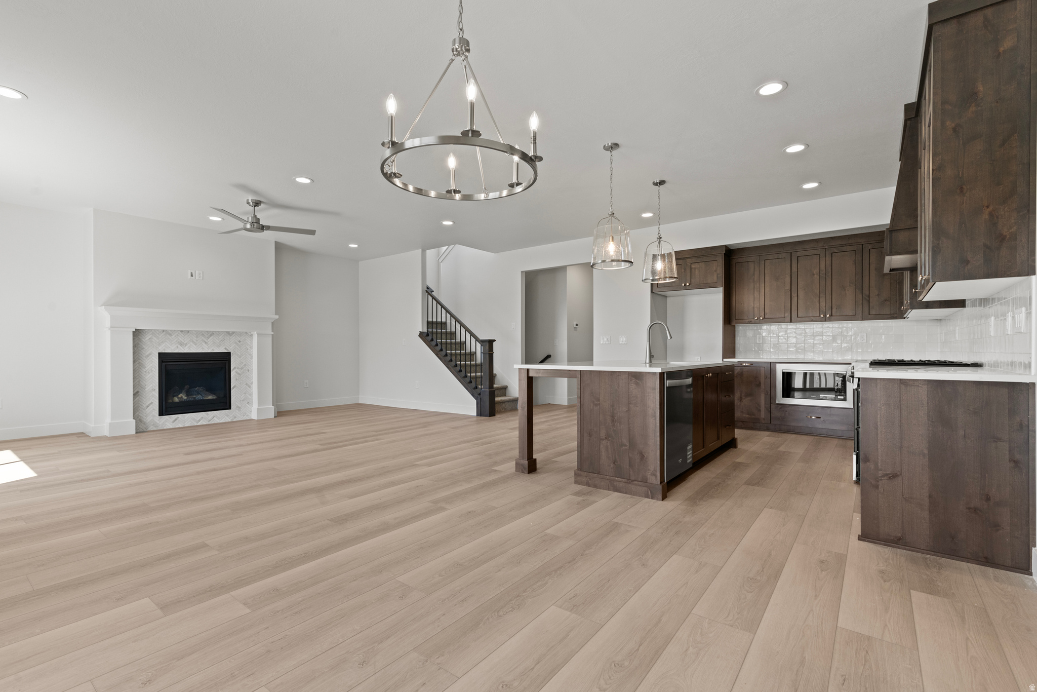 RIVERWOOD - Residential